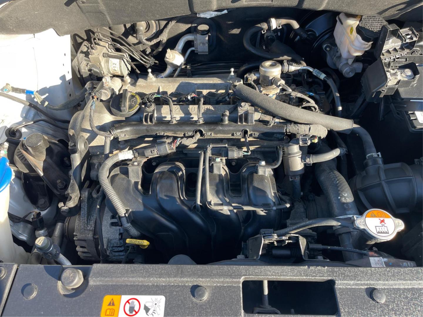 2018 Kia Soul Base 6A (KNDJN2A29J7) with an 1.6L L4 DOHC 16V engine, 6-Speed Automatic transmission, located at 1230 East Main St, Xenia, OH, 45385, (937) 908-9800, 39.688026, -83.910172 - 2018 Kia Soul Base 6A - Photo#10