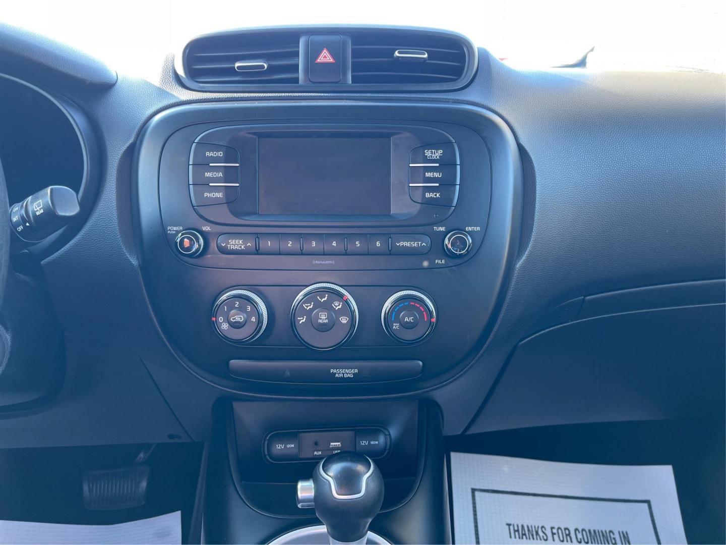 2018 Kia Soul Base 6A (KNDJN2A29J7) with an 1.6L L4 DOHC 16V engine, 6-Speed Automatic transmission, located at 1230 East Main St, Xenia, OH, 45385, (937) 908-9800, 39.688026, -83.910172 - 2018 Kia Soul Base 6A - Photo#12
