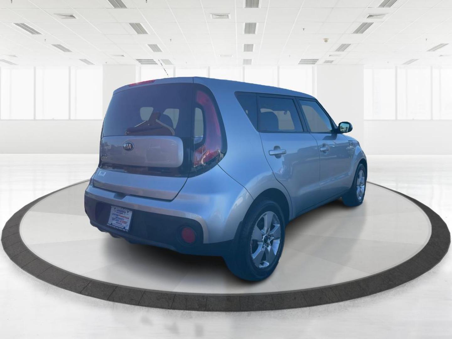 2018 Kia Soul Base 6A (KNDJN2A29J7) with an 1.6L L4 DOHC 16V engine, 6-Speed Automatic transmission, located at 1230 East Main St, Xenia, OH, 45385, (937) 908-9800, 39.688026, -83.910172 - 2018 Kia Soul Base 6A - Photo#2