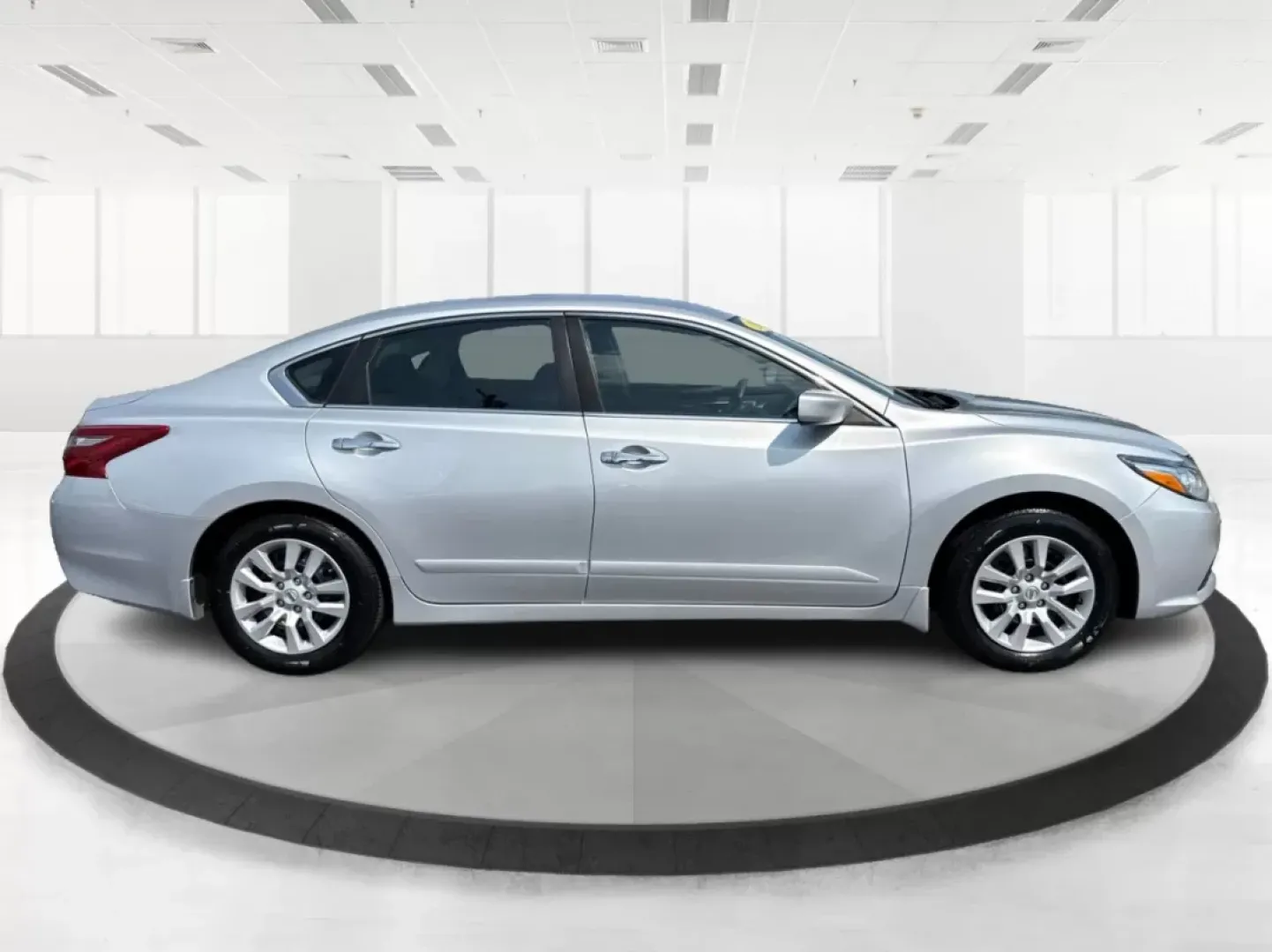 2018 Nissan Altima 2.5 S (1N4AL3AP5JC) with an 2.5L I-4 DOHC engine, located at 1230 East Main St, Xenia, OH, 45385, (937) 908-9800, 39.688026, -83.910172 - Are you searching for a reliable sedan that combines comfort, affordability, and style? Look no further than this 2018 Nissan Altima 2.5 S, available now at Advantage Car and Credit in Fairborn, OH. Perfect for commuting to work or making family outings more enjoyable, this sleek vehicle is designed - Photo#1
