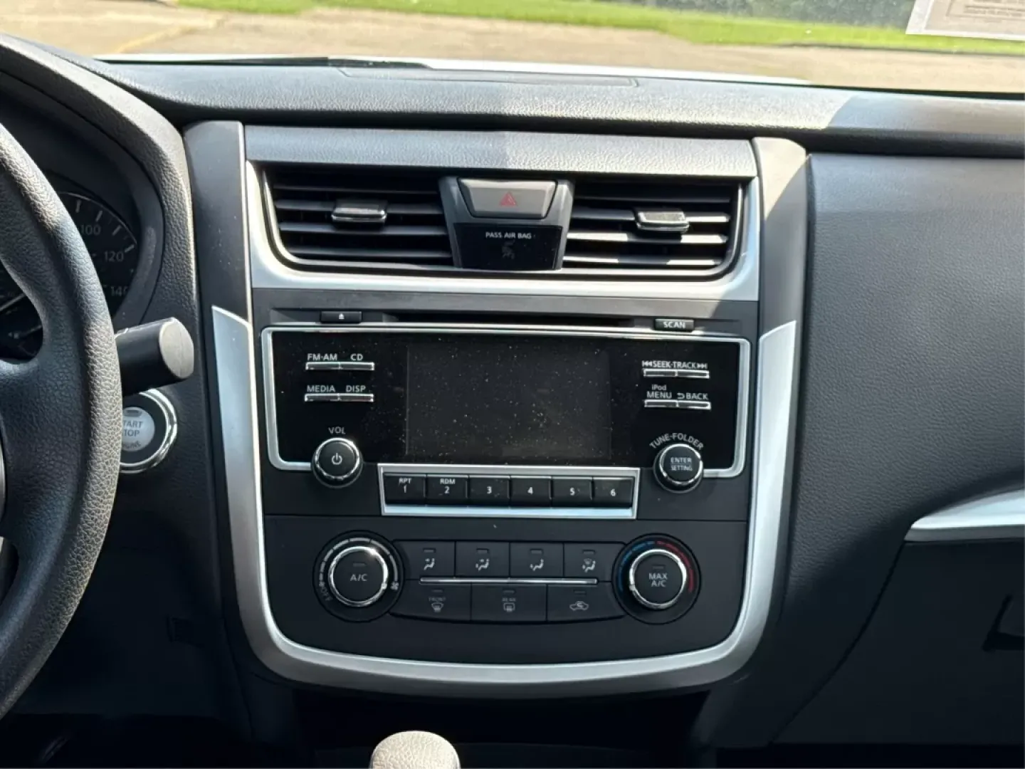 2018 Nissan Altima 2.5 S (1N4AL3AP5JC) with an 2.5L I-4 DOHC engine, located at 1230 East Main St, Xenia, OH, 45385, (937) 908-9800, 39.688026, -83.910172 - Are you searching for a reliable sedan that combines comfort, affordability, and style? Look no further than this 2018 Nissan Altima 2.5 S, available now at Advantage Car and Credit in Fairborn, OH. Perfect for commuting to work or making family outings more enjoyable, this sleek vehicle is designed - Photo#13