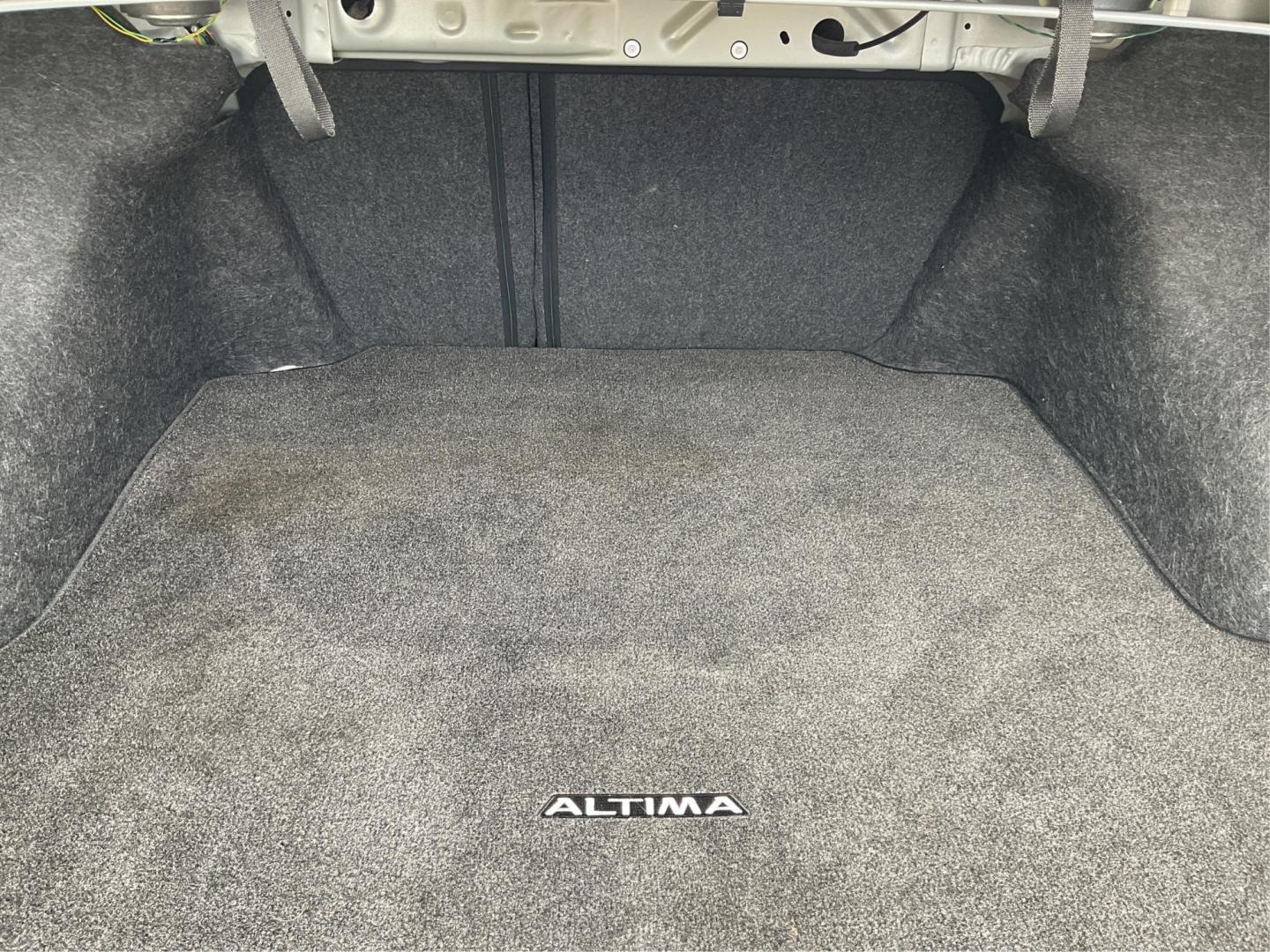 2018 Nissan Altima 2.5 SV (1N4AL3APXJC) with an 2.5L I-4 DOHC engine, located at 880 E. National Road, Vandalia, OH, 45377, (937) 908-9800, 39.891918, -84.183594 - 2018 Nissan Altima 2.5 SV - Photo#11