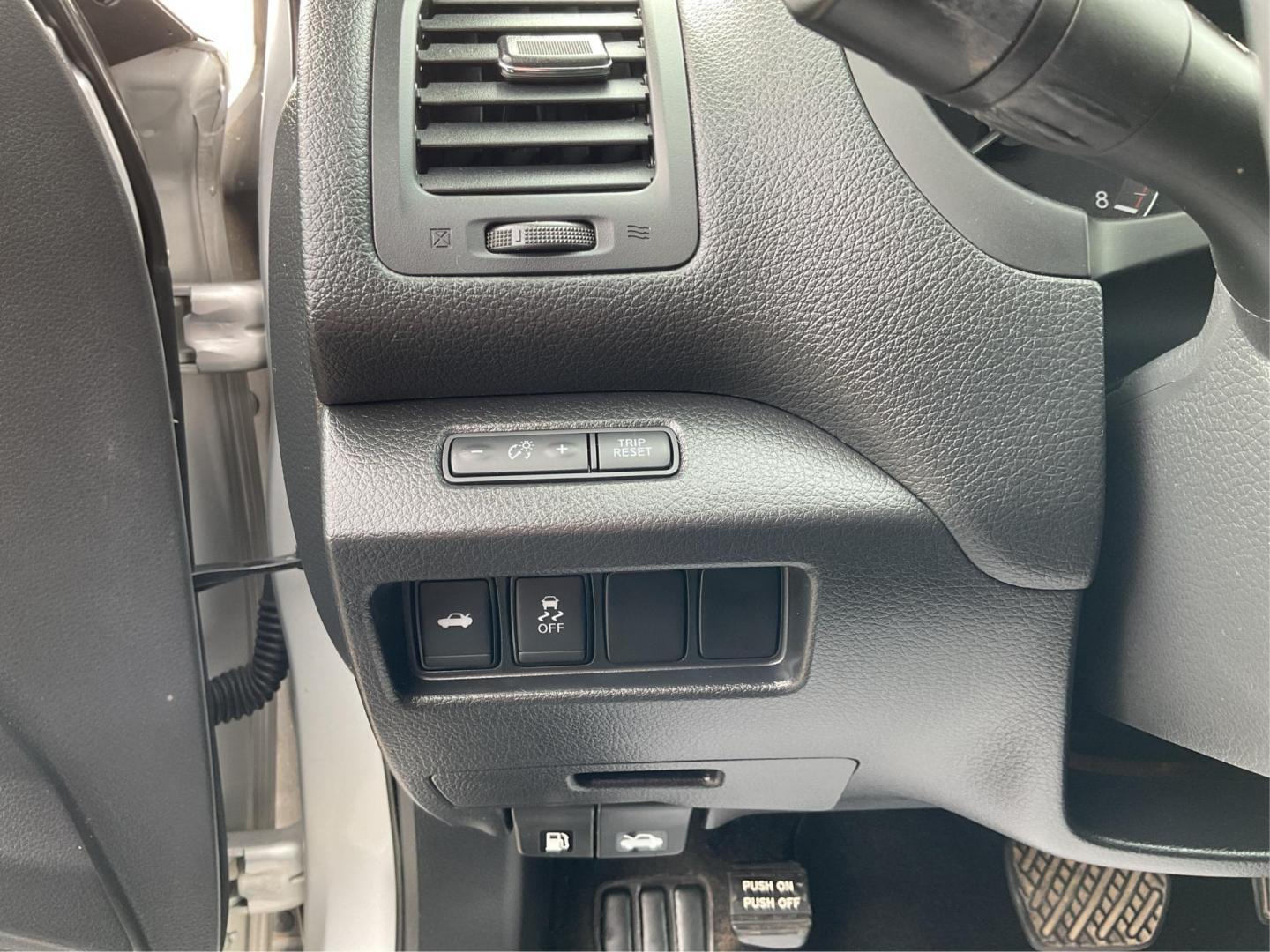 2018 Nissan Altima 2.5 SV (1N4AL3APXJC) with an 2.5L I-4 DOHC engine, located at 880 E. National Road, Vandalia, OH, 45377, (937) 908-9800, 39.891918, -84.183594 - 2018 Nissan Altima 2.5 SV - Photo#16
