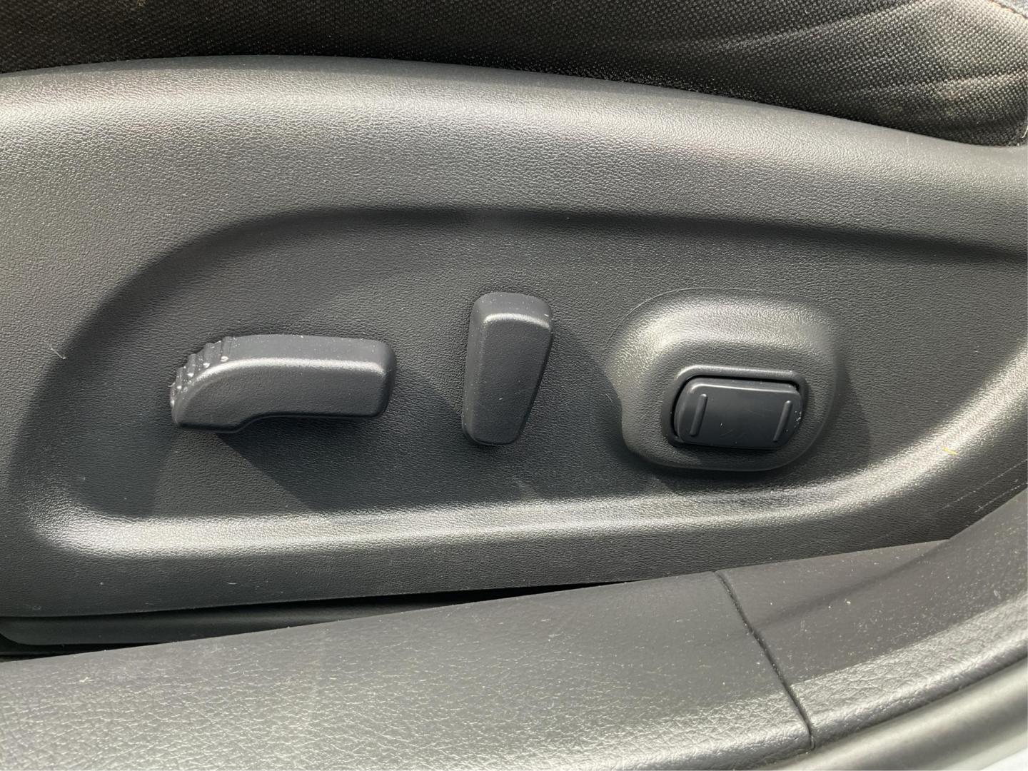2018 Nissan Altima 2.5 SV (1N4AL3APXJC) with an 2.5L I-4 DOHC engine, located at 880 E. National Road, Vandalia, OH, 45377, (937) 908-9800, 39.891918, -84.183594 - 2018 Nissan Altima 2.5 SV - Photo#17