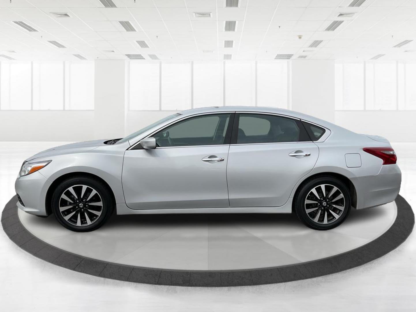2018 Nissan Altima 2.5 SV (1N4AL3APXJC) with an 2.5L I-4 DOHC engine, located at 880 E. National Road, Vandalia, OH, 45377, (937) 908-9800, 39.891918, -84.183594 - 2018 Nissan Altima 2.5 SV - Photo#5