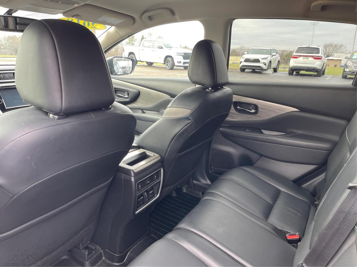 2018 Nissan Murano SL AWD (5N1AZ2MH1JN) with an 3.5L V6 DOHC 24V engine, Continuously Variable Transmission transmission, located at 1230 East Main St, Xenia, OH, 45385, (937) 908-9800, 39.688026, -83.910172 - 2018 Nissan Murano SL AWD - Photo#9