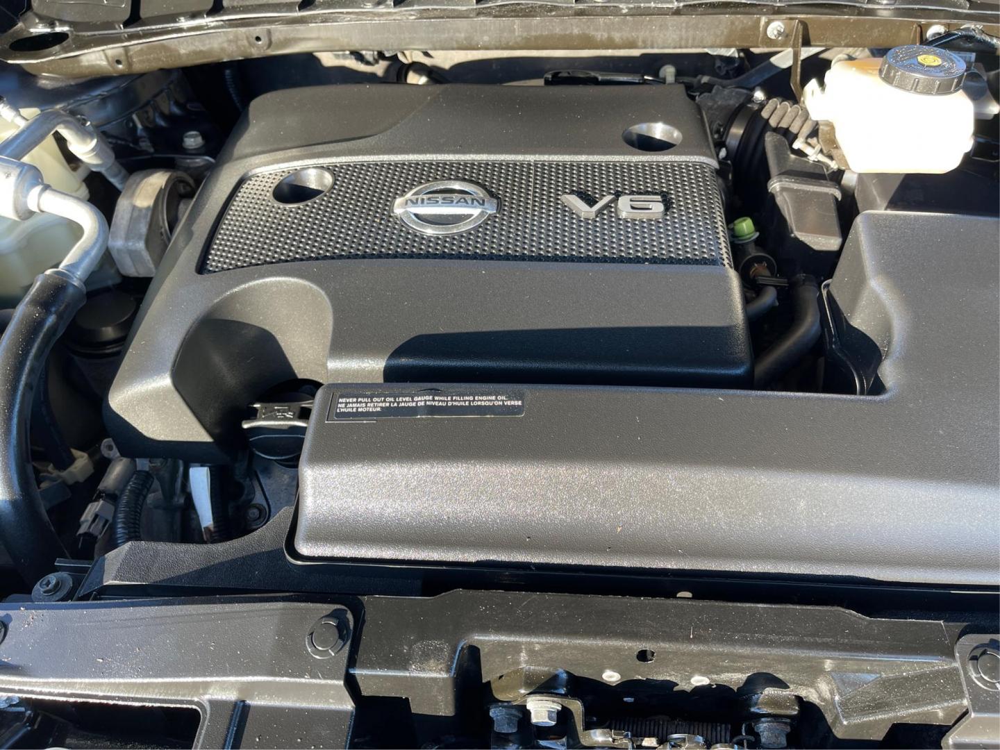 2018 Nissan Murano SL AWD (5N1AZ2MH4JN) with an 3.5L V6 DOHC 24V engine, Continuously Variable Transmission transmission, located at 1230 East Main St, Xenia, OH, 45385, (937) 908-9800, 39.688026, -83.910172 - One Owner - Photo#10