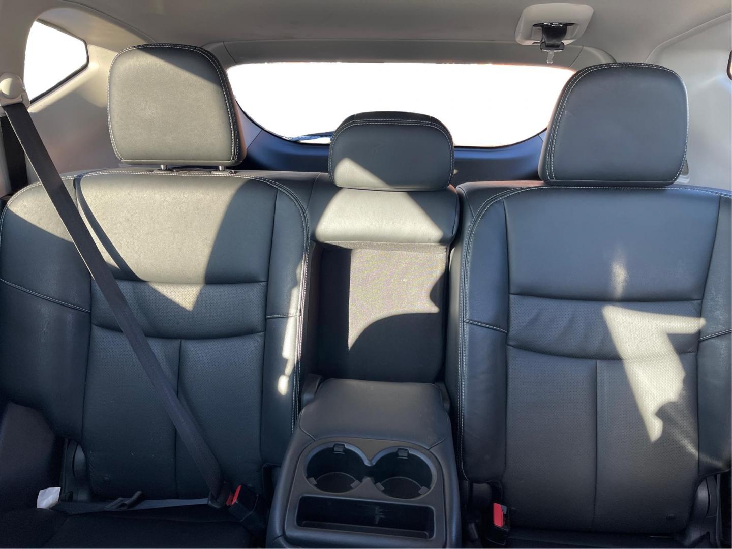 2018 Nissan Murano SL AWD (5N1AZ2MH4JN) with an 3.5L V6 DOHC 24V engine, Continuously Variable Transmission transmission, located at 1230 East Main St, Xenia, OH, 45385, (937) 908-9800, 39.688026, -83.910172 - One Owner - Photo#13