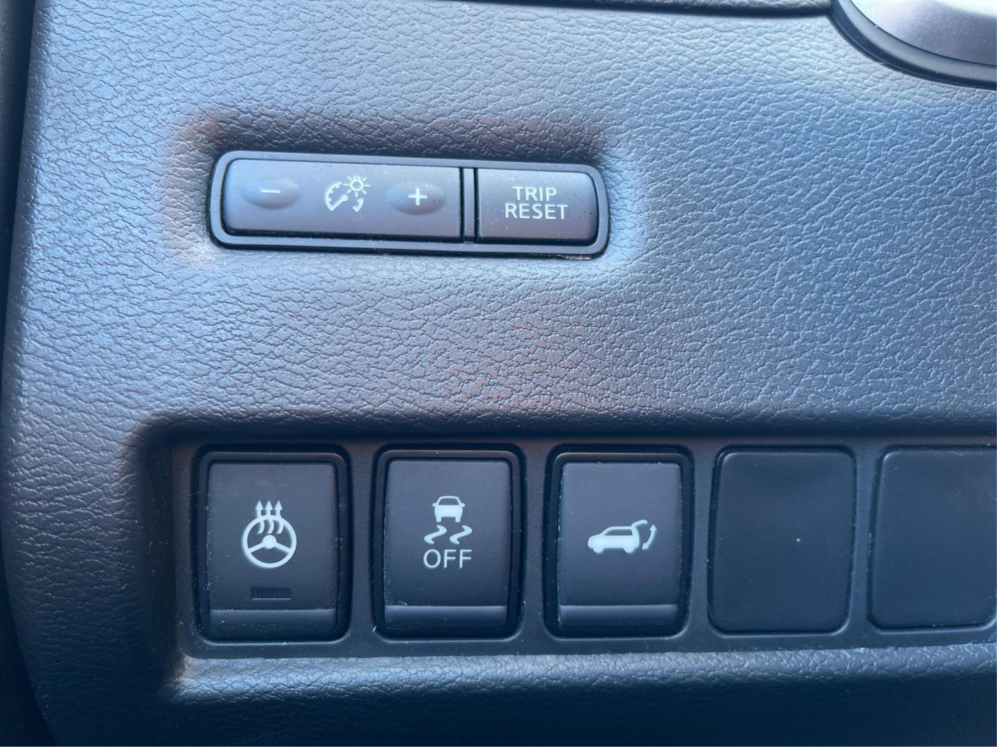 2018 Nissan Murano SL AWD (5N1AZ2MH4JN) with an 3.5L V6 DOHC 24V engine, Continuously Variable Transmission transmission, located at 1230 East Main St, Xenia, OH, 45385, (937) 908-9800, 39.688026, -83.910172 - One Owner - Photo#16