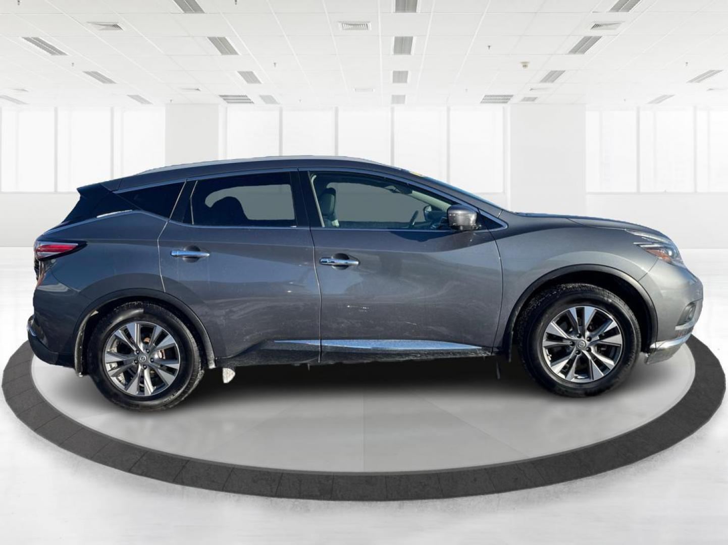 2018 Nissan Murano SL AWD (5N1AZ2MH4JN) with an 3.5L V6 DOHC 24V engine, Continuously Variable Transmission transmission, located at 1230 East Main St, Xenia, OH, 45385, (937) 908-9800, 39.688026, -83.910172 - One Owner - Photo#1