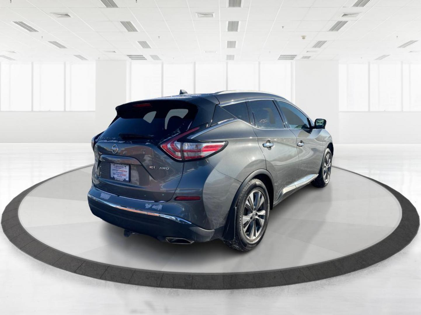 2018 Nissan Murano SL AWD (5N1AZ2MH4JN) with an 3.5L V6 DOHC 24V engine, Continuously Variable Transmission transmission, located at 1230 East Main St, Xenia, OH, 45385, (937) 908-9800, 39.688026, -83.910172 - One Owner - Photo#2