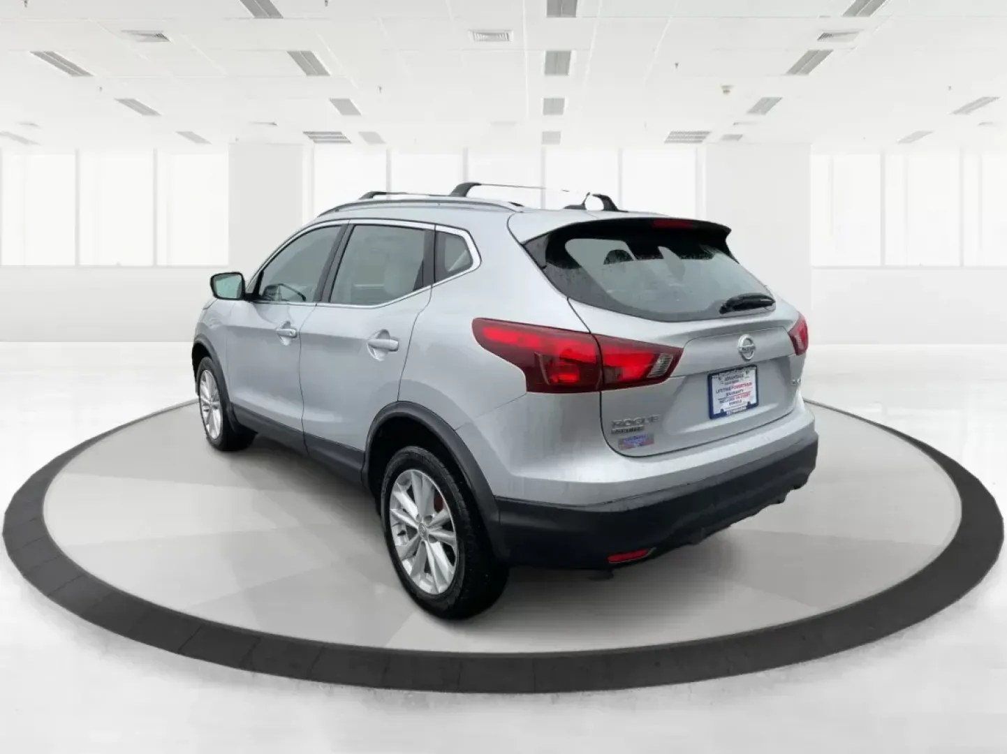 2018 Nissan Rogue Sport SV AWD (JN1BJ1CR6JW) with an 2.0L L4 DOHC 16V engine, Continuously Variable Transmission transmission, located at 880 E. National Road, Vandalia, OH, 45377, (937) 908-9800, 39.891918, -84.183594 - 2018 Nissan Rogue Sport SV AWD - Photo#3