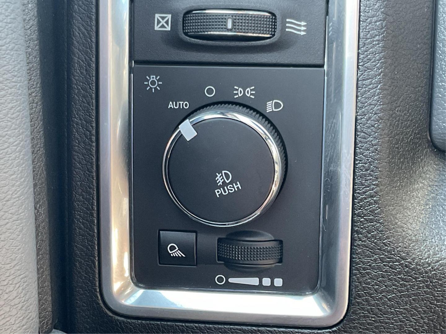 2018 Ram 1500 SLT Crew Cab SWB 4WD (1C6RR7LM9JS) with an 3.0L V6 DIESEL engine, 8-Speed Automatic transmission, located at 8750 N County Rd 25A, Piqua, OH, 45356, (937) 908-9800, 40.164391, -84.232513 - 2018 Ram 1500 SLT Crew Cab SWB 4WD - Photo#16