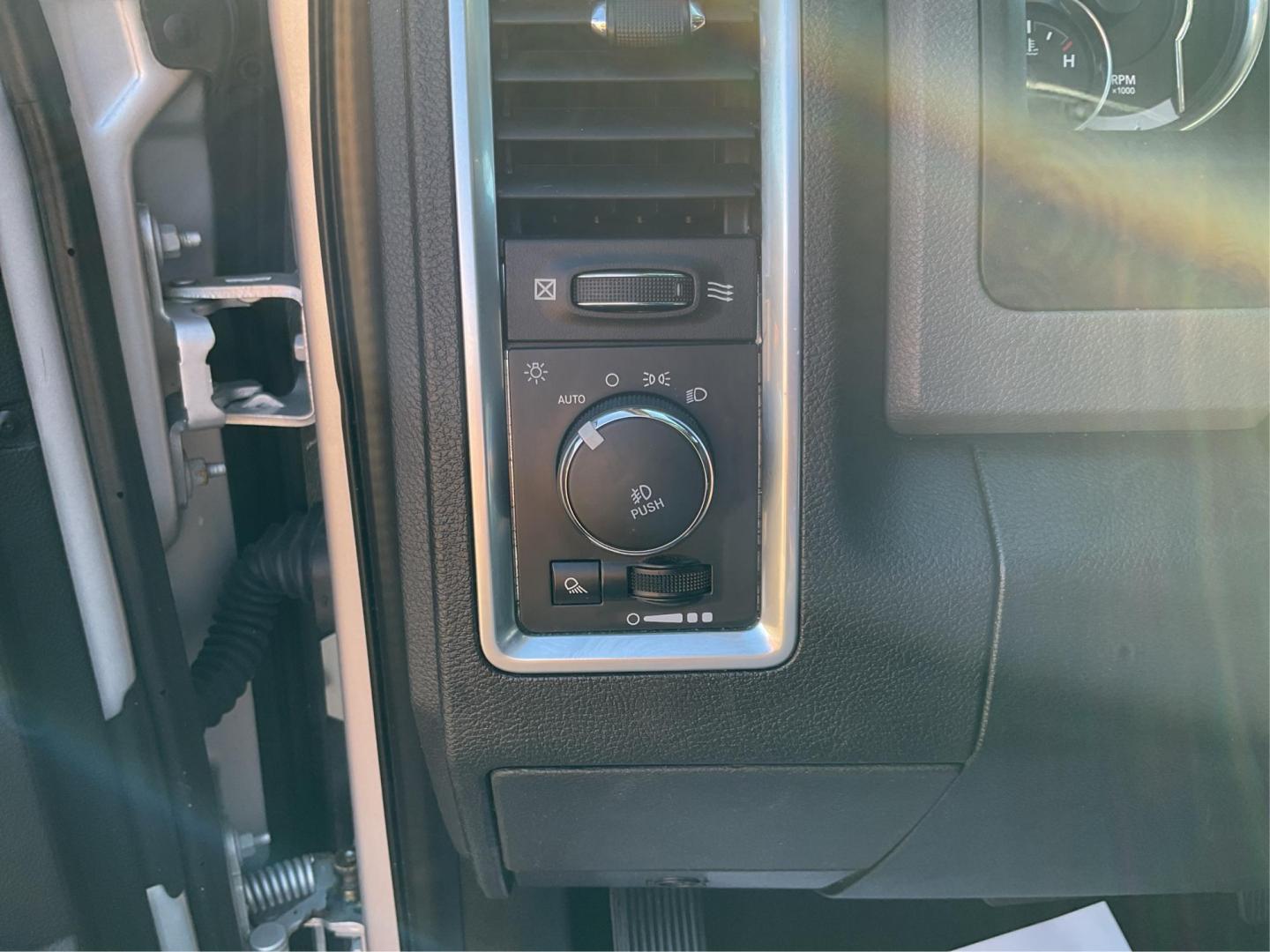 2018 Ram 1500 Big Horn Quad Cab 4x4 6'4 Box (1C6RR7GT2JS) with an EcoDiesel 3L V-6 diesel direct injection engine, located at 8750 N County Rd 25A, Piqua, OH, 45356, (937) 908-9800, 40.164391, -84.232513 - 2018 Ram 1500 Big Horn Quad Cab 4x4 6'4 Box - Photo#15