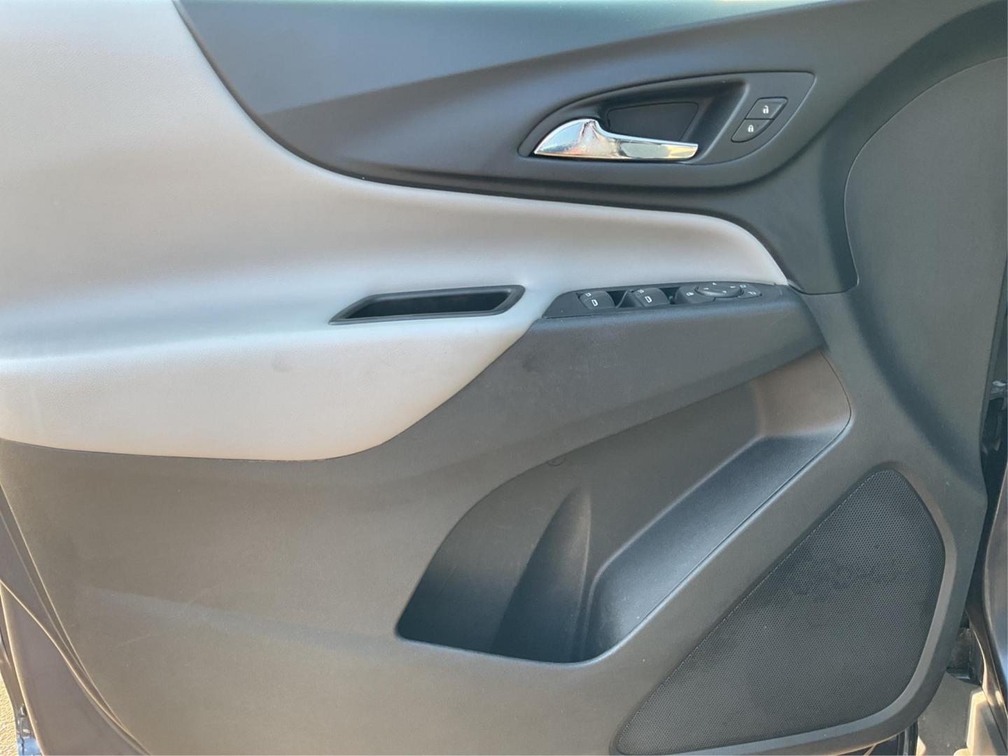 2019 Chevrolet Equinox LS 2WD (3GNAXHEV2KL) with an 1.5L L4 DOHC 16V TURBO engine, 6-Speed Automatic transmission, located at 8750 N County Rd 25A, Piqua, OH, 45356, (937) 908-9800, 40.164391, -84.232513 - 2019 Chevrolet Equinox LS 2WD - Photo#17