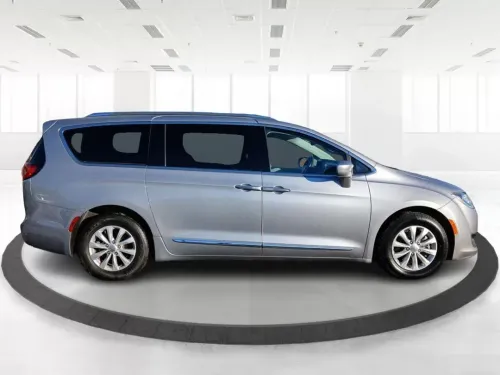 2019 Chrysler Pacifica Touring-L
