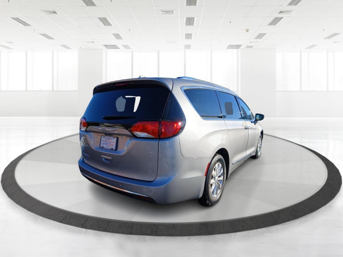 2019 Chrysler Pacifica Touring-L (2C4RC1BG5KR) with an 3.6L V6 DOHC 24V engine, 9-Speed Automatic transmission, located at 1230 East Main St, Xenia, OH, 45385, (937) 908-9800, 39.688026, -83.910172 - 2019 Chrysler Pacifica Touring-L - Photo#2
