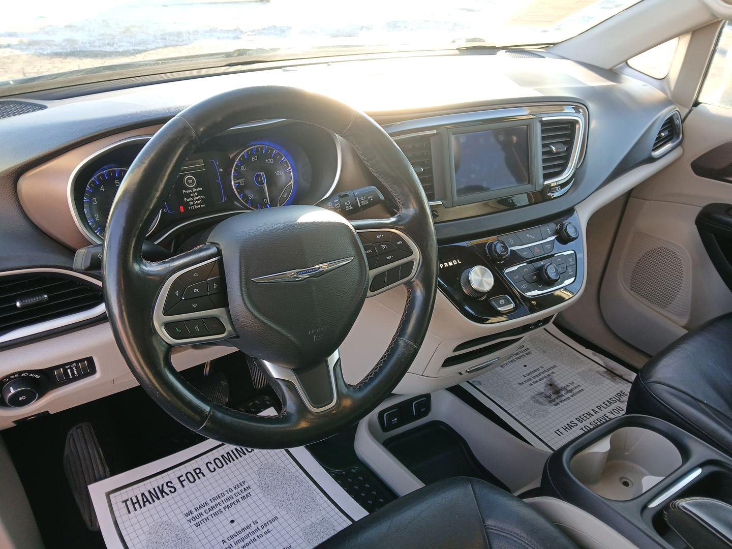 2019 Chrysler Pacifica Touring-L (2C4RC1BG5KR) with an 3.6L V6 DOHC 24V engine, 9-Speed Automatic transmission, located at 1230 East Main St, Xenia, OH, 45385, (937) 908-9800, 39.688026, -83.910172 - 2019 Chrysler Pacifica Touring-L - Photo#8