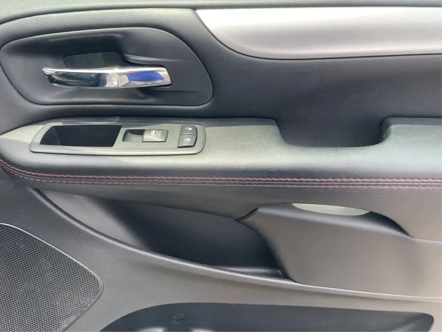 2019 Dodge Grand Caravan GT (2C4RDGEG7KR) with an Pentastar 3.6L V-6 DOHC engine, located at 1230 East Main St, Xenia, OH, 45385, (937) 908-9800, 39.688026, -83.910172 - ### Discover the 2019 Dodge Grand Caravan GT Perfect for Family Adventures!<br /> <br /> Looking for a reliable and spacious vehicle that's perfect for family outings, weekend getaways, and daily commuting? Look no further than the **2019 Dodge Grand Caravan GT**! This versatile passenger van blend - Photo#19