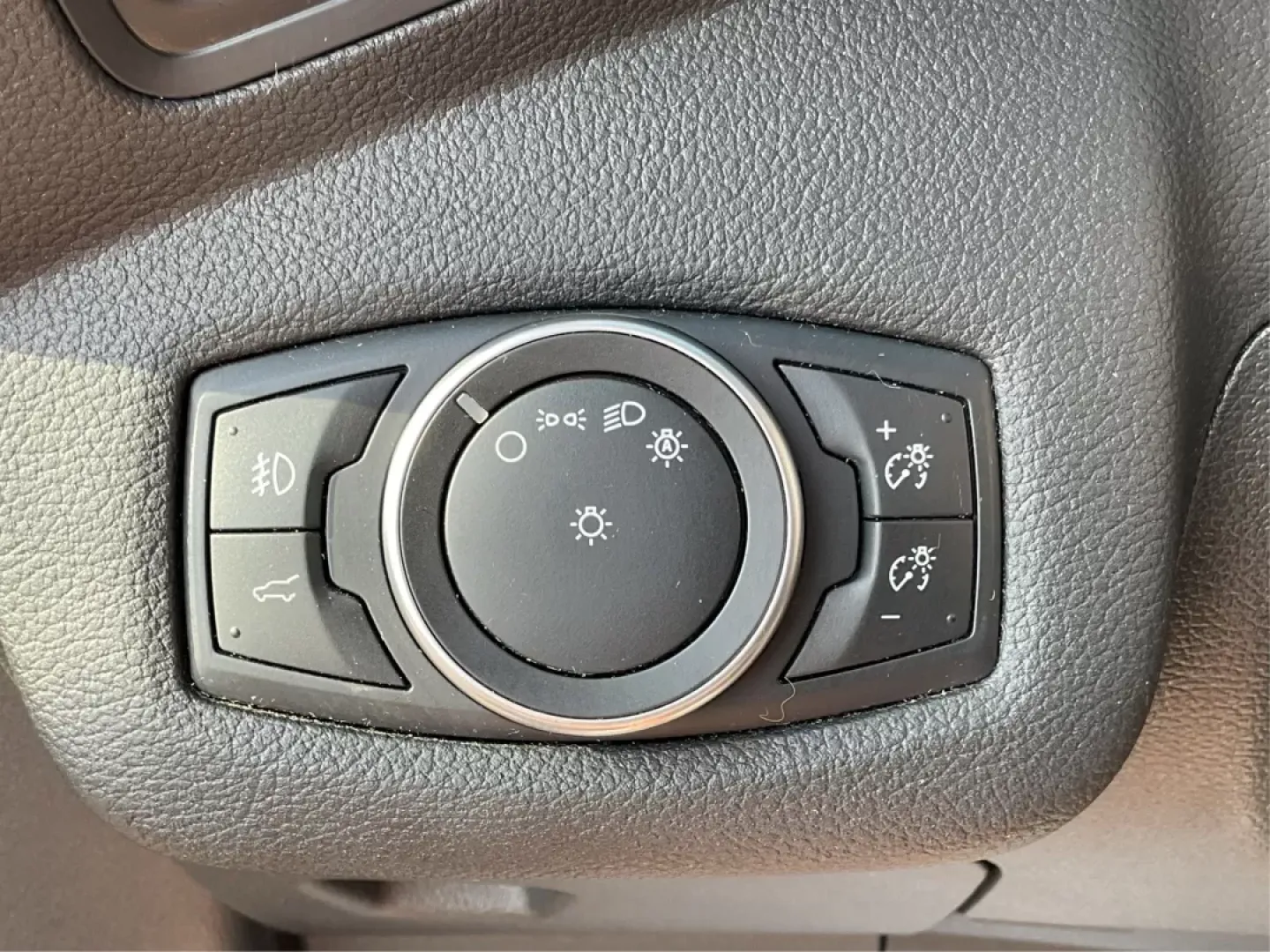 2019 Ford Escape SE (1FMCU9GD1KU) with an Other engine, located at 8750 N County Rd 25A, Piqua, OH, 45356, (937) 908-9800, 40.164391, -84.232513 - Elevate your adventures and daily routines with the versatile 2019 Ford Escape SE, perfect for growing families and weekend explorers alike. Whether you're navigating the bustling streets of Fairborn or heading out for a scenic drive in the picturesque Miami Valley, this SUV is designed to provide c - Photo#15