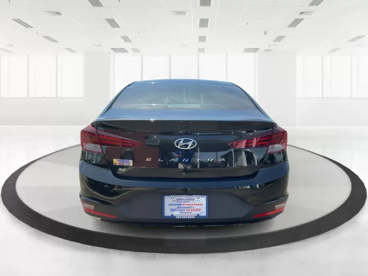 2019 Hyundai Elantra SE (5NPD74LF7KH) with an Nu 2L I-4 DOHC engine, located at 401 Woodman Dr, Riverside, OH, 45431, (937) 908-9800, 39.760899, -84.123421 - **Unlock Your Adventure with the 2019 Hyundai Elantra SE at Advantage Car and Credit!**<br /> <br /> Are you ready to elevate your daily commute or embark on weekend road trips in style? This 2019 Hyundai Elantra SE is the perfect blend of practicality and sophistication, making it an outstanding ch - Photo#3