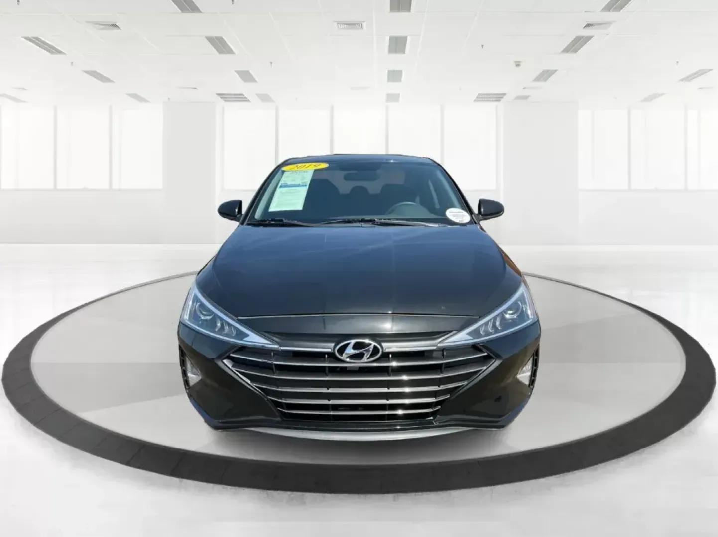 2019 Hyundai Elantra SE (5NPD74LF7KH) with an Nu 2L I-4 DOHC engine, located at 401 Woodman Dr, Riverside, OH, 45431, (937) 908-9800, 39.760899, -84.123421 - **Unlock Your Adventure with the 2019 Hyundai Elantra SE at Advantage Car and Credit!**<br /> <br /> Are you ready to elevate your daily commute or embark on weekend road trips in style? This 2019 Hyundai Elantra SE is the perfect blend of practicality and sophistication, making it an outstanding ch - Photo#6