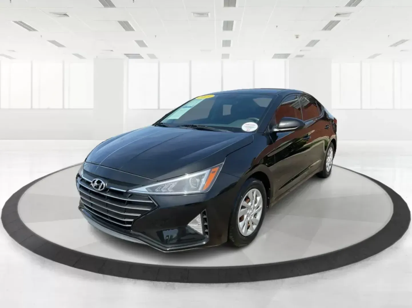 2019 Hyundai Elantra SE (5NPD74LF7KH) with an Nu 2L I-4 DOHC engine, located at 401 Woodman Dr, Riverside, OH, 45431, (937) 908-9800, 39.760899, -84.123421 - **Unlock Your Adventure with the 2019 Hyundai Elantra SE at Advantage Car and Credit!**<br /> <br /> Are you ready to elevate your daily commute or embark on weekend road trips in style? This 2019 Hyundai Elantra SE is the perfect blend of practicality and sophistication, making it an outstanding ch - Photo#7