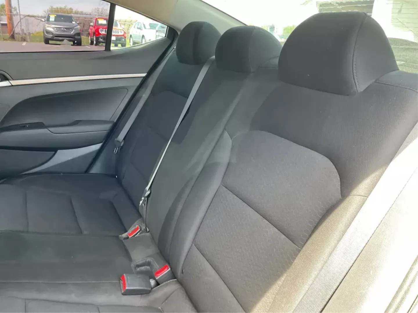 2019 Hyundai Elantra SE (5NPD74LF7KH) with an Nu 2L I-4 DOHC engine, located at 401 Woodman Dr, Riverside, OH, 45431, (937) 908-9800, 39.760899, -84.123421 - **Unlock Your Adventure with the 2019 Hyundai Elantra SE at Advantage Car and Credit!**<br /> <br /> Are you ready to elevate your daily commute or embark on weekend road trips in style? This 2019 Hyundai Elantra SE is the perfect blend of practicality and sophistication, making it an outstanding ch - Photo#9