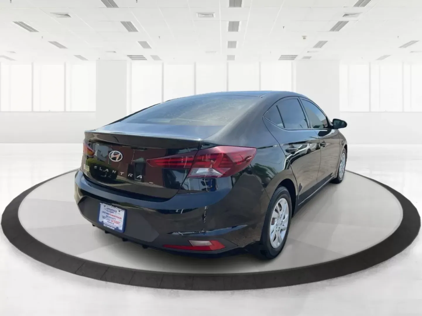 2019 Hyundai Elantra SE (5NPD74LF7KH) with an Nu 2L I-4 DOHC engine, located at 401 Woodman Dr, Riverside, OH, 45431, (937) 908-9800, 39.760899, -84.123421 - **Unlock Your Adventure with the 2019 Hyundai Elantra SE at Advantage Car and Credit!**<br /> <br /> Are you ready to elevate your daily commute or embark on weekend road trips in style? This 2019 Hyundai Elantra SE is the perfect blend of practicality and sophistication, making it an outstanding ch - Photo#2