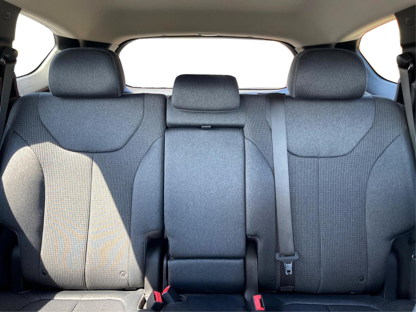2019 Hyundai Santa Fe SE 2.4 AWD (5NMS2CAD9KH) with an 2.4L L4 DOHC 16V engine, 8-Speed Automatic transmission, located at 1230 East Main St, Xenia, OH, 45385, (937) 908-9800, 39.688026, -83.910172 - 2019 Hyundai Santa Fe SE 2.4 AWD - Photo#13