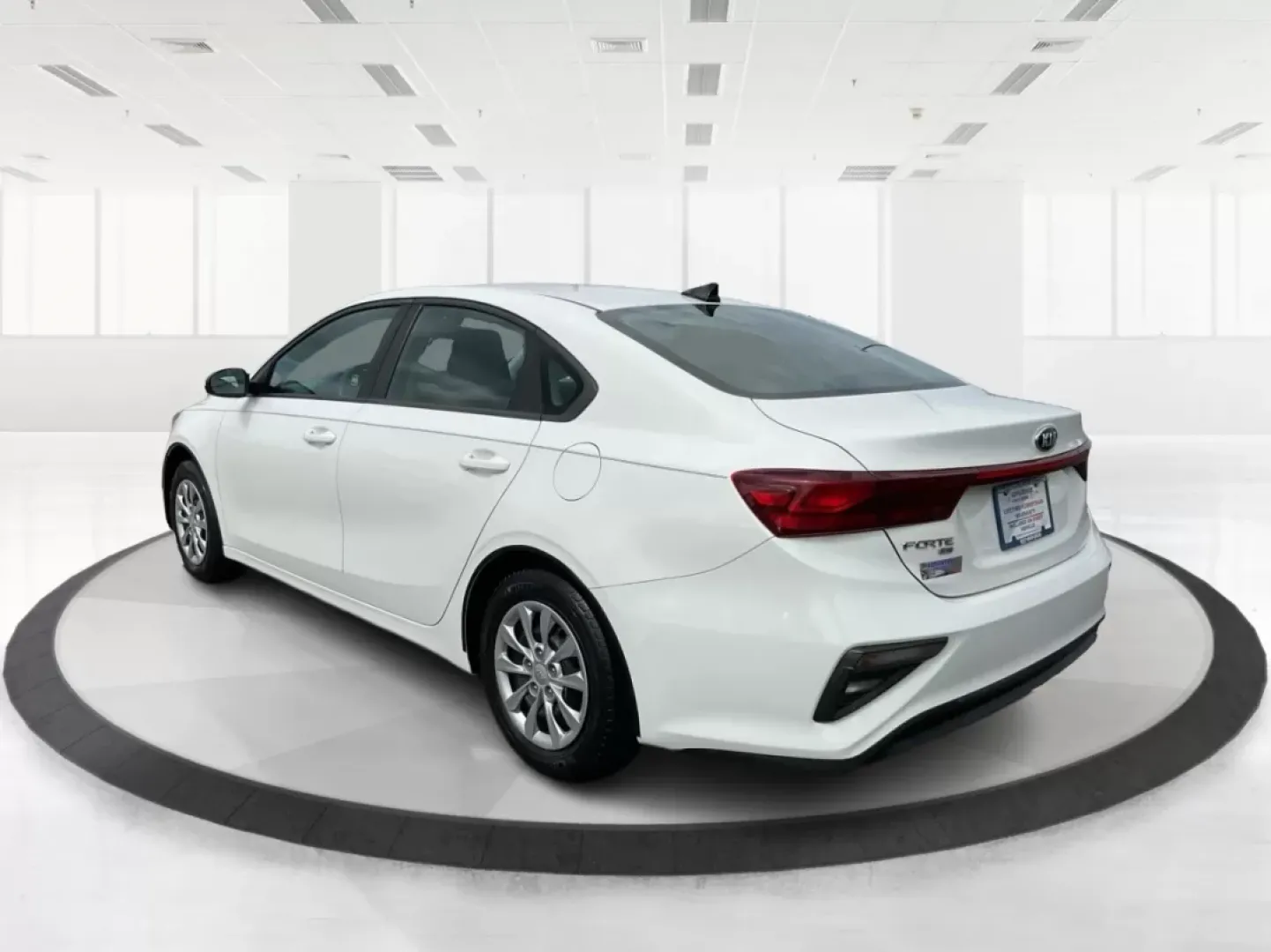2019 Kia Forte FE (3KPF24AD2KE) with an 2L I-4 DOHC engine, located at 1099 N County Rd 25A, Troy, OH, 45373, (937) 908-9800, 40.057079, -84.212883 - **Experience Freedom with the 2019 Kia Forte: Your Ideal Companion for Daily Adventures!**<br /> <br /> Are you looking for a reliable sedan that effortlessly combines style, comfort, and efficiency? Look no further than the 2019 Kia Forte, available now at Advantage Car and Credit in Fairborn, OH. - Photo#4