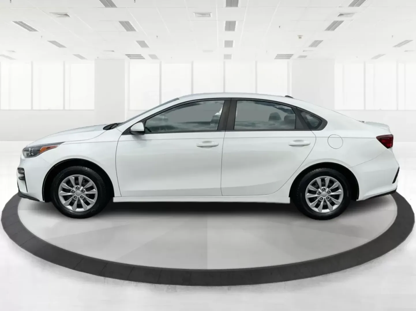 2019 Kia Forte FE (3KPF24AD2KE) with an 2L I-4 DOHC engine, located at 1099 N County Rd 25A, Troy, OH, 45373, (937) 908-9800, 40.057079, -84.212883 - **Experience Freedom with the 2019 Kia Forte: Your Ideal Companion for Daily Adventures!**<br /> <br /> Are you looking for a reliable sedan that effortlessly combines style, comfort, and efficiency? Look no further than the 2019 Kia Forte, available now at Advantage Car and Credit in Fairborn, OH. - Photo#5