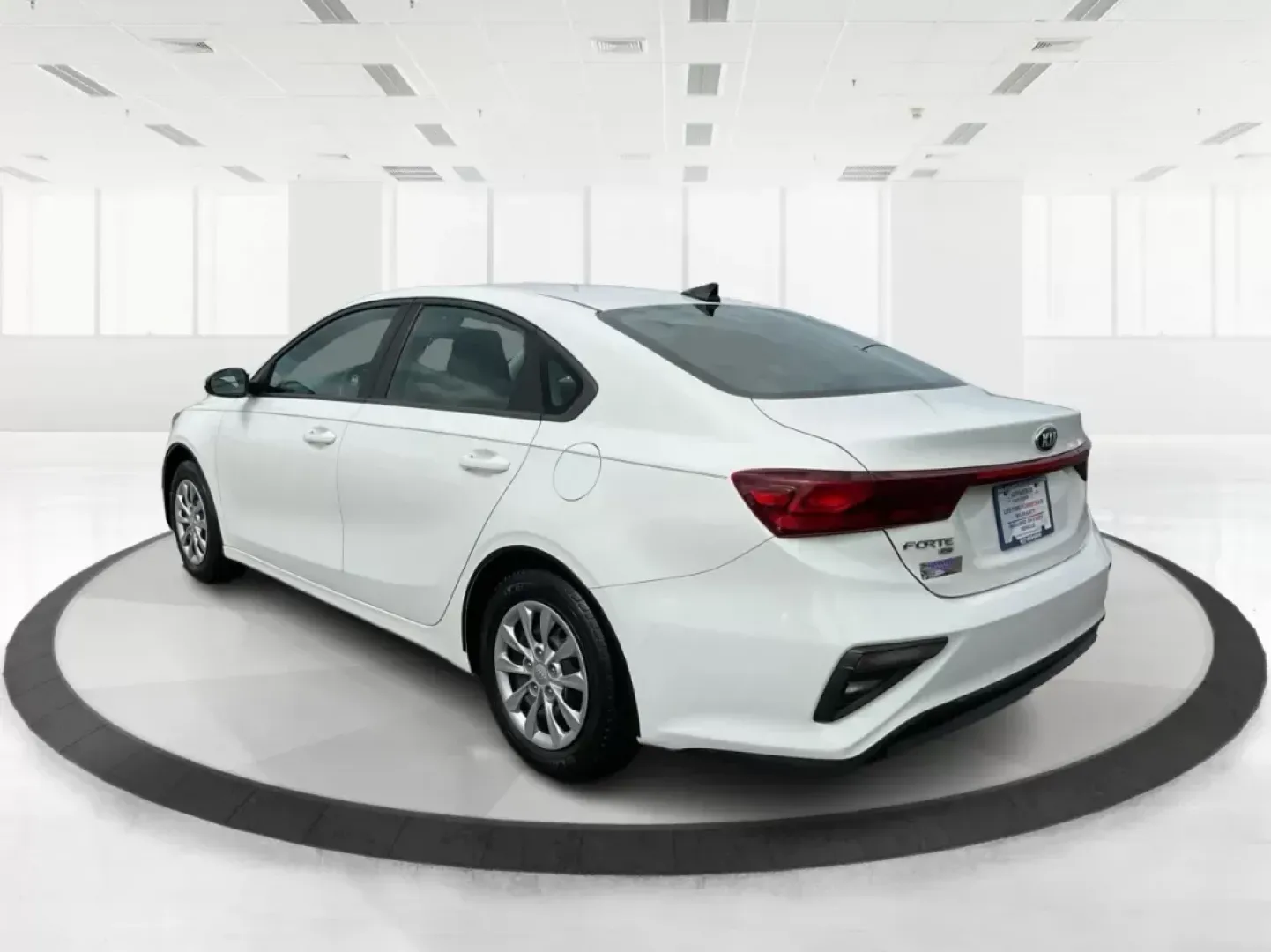 2019 Kia Forte FE (3KPF24AD2KE) with an 2L I-4 DOHC engine, located at 1099 N County Rd 25A, Troy, OH, 45373, (937) 908-9800, 40.057079, -84.212883 - **Experience Freedom with the 2019 Kia Forte: Your Ideal Companion for Daily Adventures!**<br /> <br /> Are you looking for a reliable sedan that effortlessly combines style, comfort, and efficiency? Look no further than the 2019 Kia Forte, available now at Advantage Car and Credit in Fairborn, OH. - Photo#4