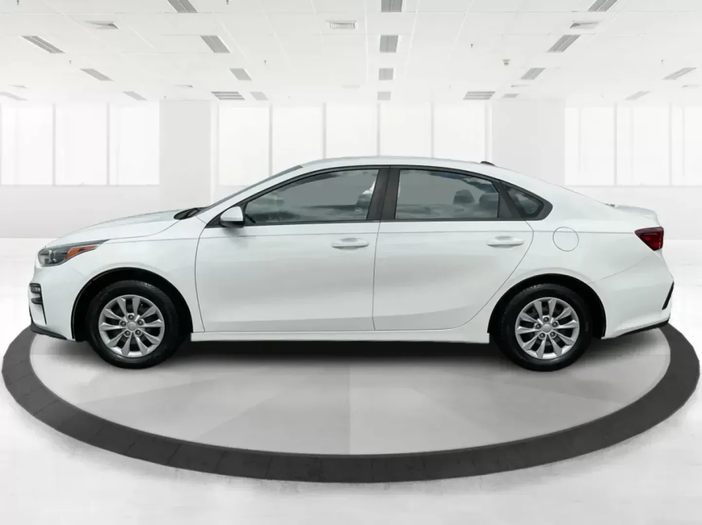 2019 Kia Forte FE (3KPF24AD2KE) with an 2L I-4 DOHC engine, located at 1099 N County Rd 25A, Troy, OH, 45373, (937) 908-9800, 40.057079, -84.212883 - **Experience Freedom with the 2019 Kia Forte: Your Ideal Companion for Daily Adventures!**<br /> <br /> Are you looking for a reliable sedan that effortlessly combines style, comfort, and efficiency? Look no further than the 2019 Kia Forte, available now at Advantage Car and Credit in Fairborn, OH. - Photo#5