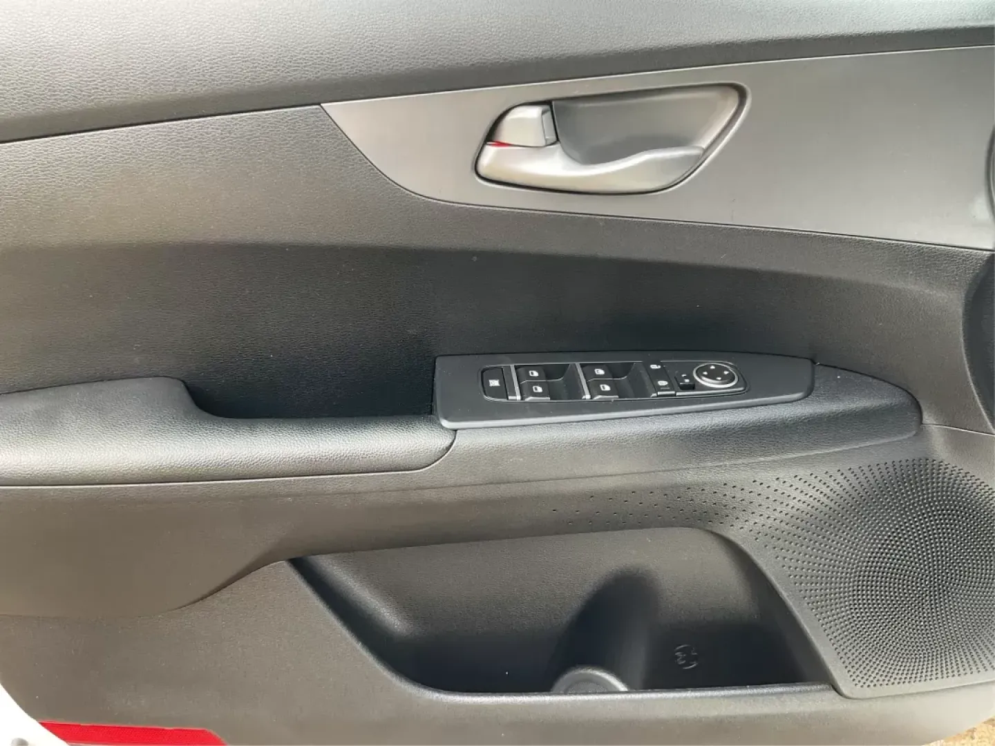 2019 Kia Forte FE (3KPF24AD2KE) with an 2L I-4 DOHC engine, located at 1099 N County Rd 25A, Troy, OH, 45373, (937) 908-9800, 40.057079, -84.212883 - **Experience Freedom with the 2019 Kia Forte: Your Ideal Companion for Daily Adventures!**<br /> <br /> Are you looking for a reliable sedan that effortlessly combines style, comfort, and efficiency? Look no further than the 2019 Kia Forte, available now at Advantage Car and Credit in Fairborn, OH. - Photo#16