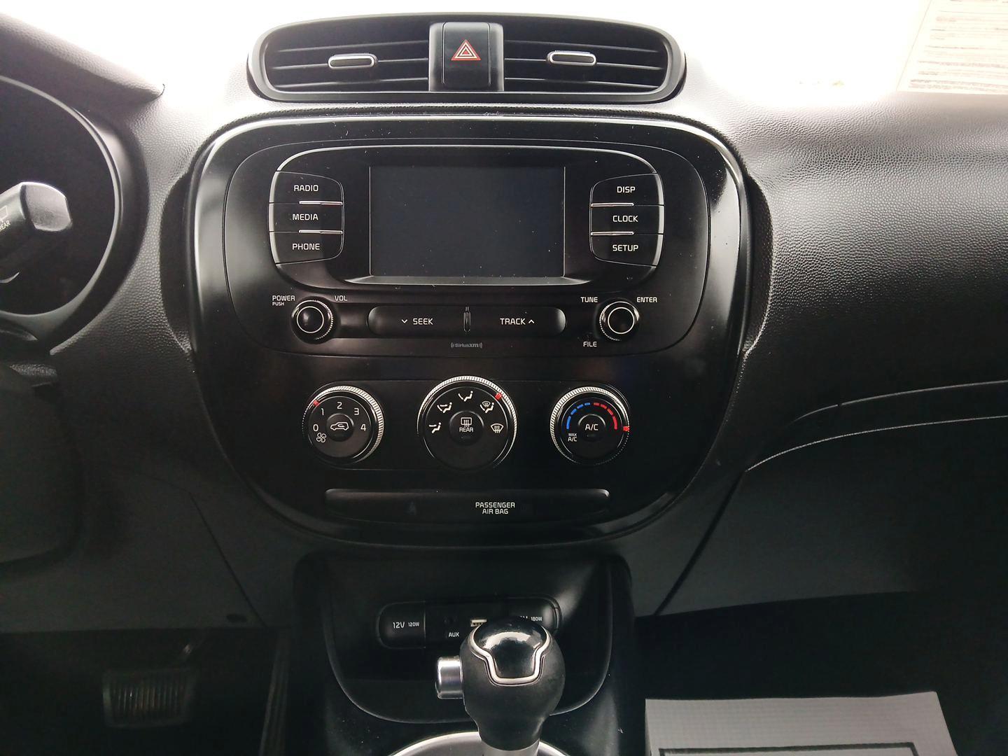 2019 Kia Soul Base 6A (KNDJN2A26K7) with an 1.6L L4 DOHC 16V engine, 6-Speed Automatic transmission, located at 4508 South Dixie Dr, Moraine, OH, 45439, (937) 908-9800, 39.689976, -84.218452 - One Owner - Photo#12