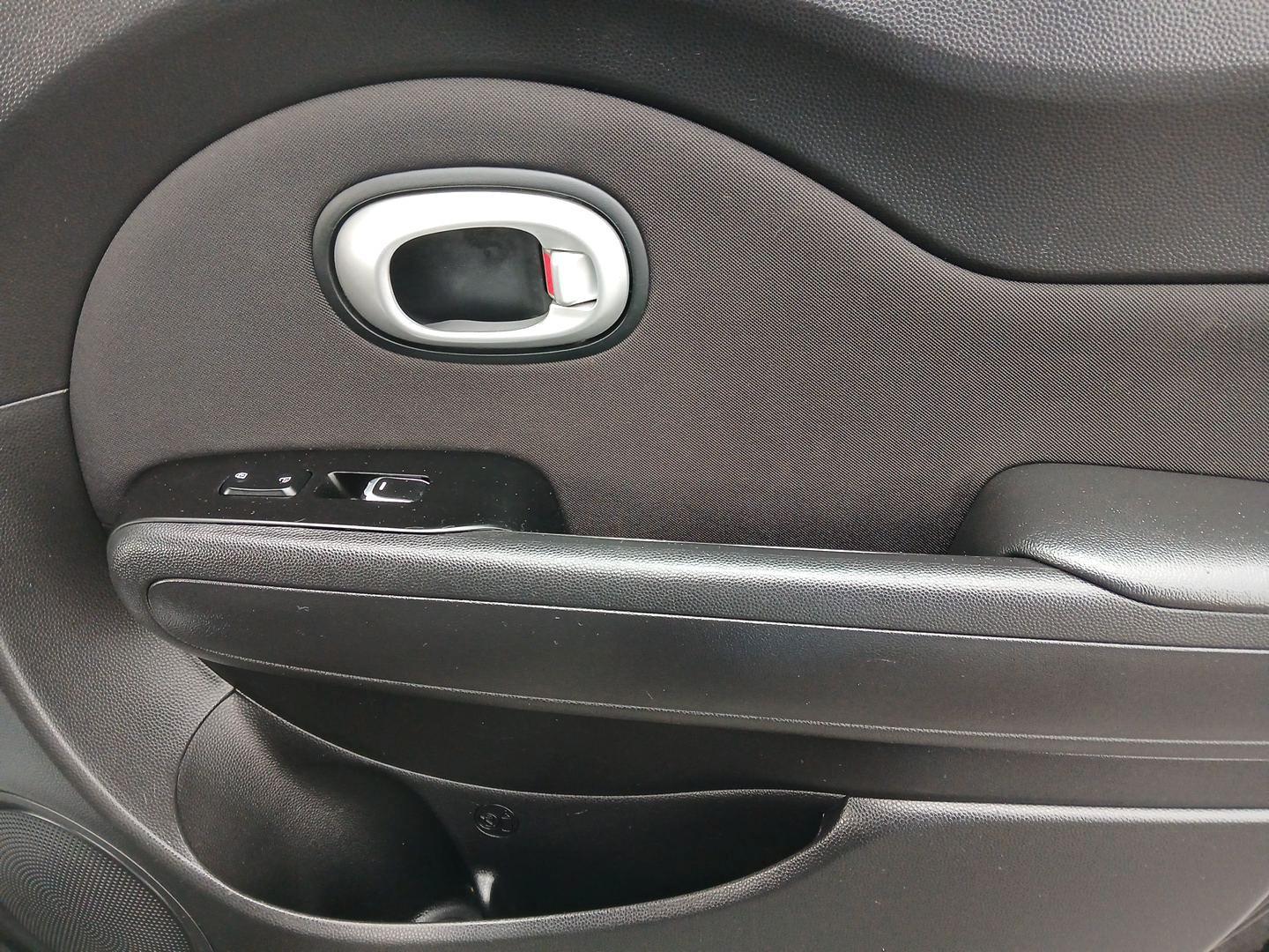 2019 Kia Soul Base 6A (KNDJN2A26K7) with an 1.6L L4 DOHC 16V engine, 6-Speed Automatic transmission, located at 4508 South Dixie Dr, Moraine, OH, 45439, (937) 908-9800, 39.689976, -84.218452 - One Owner - Photo#18