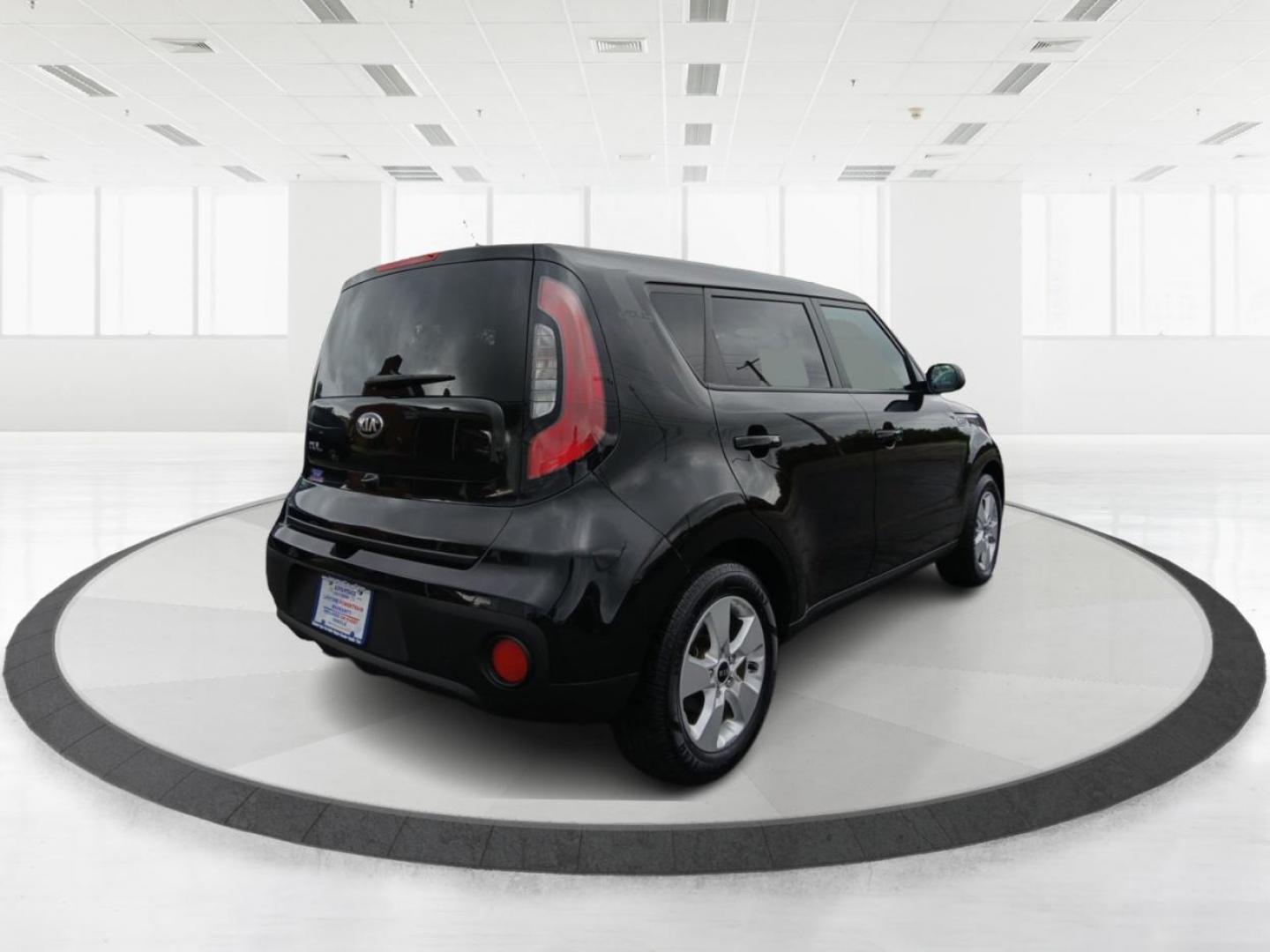 2019 Kia Soul Base 6A (KNDJN2A26K7) with an 1.6L L4 DOHC 16V engine, 6-Speed Automatic transmission, located at 4508 South Dixie Dr, Moraine, OH, 45439, (937) 908-9800, 39.689976, -84.218452 - One Owner - Photo#2