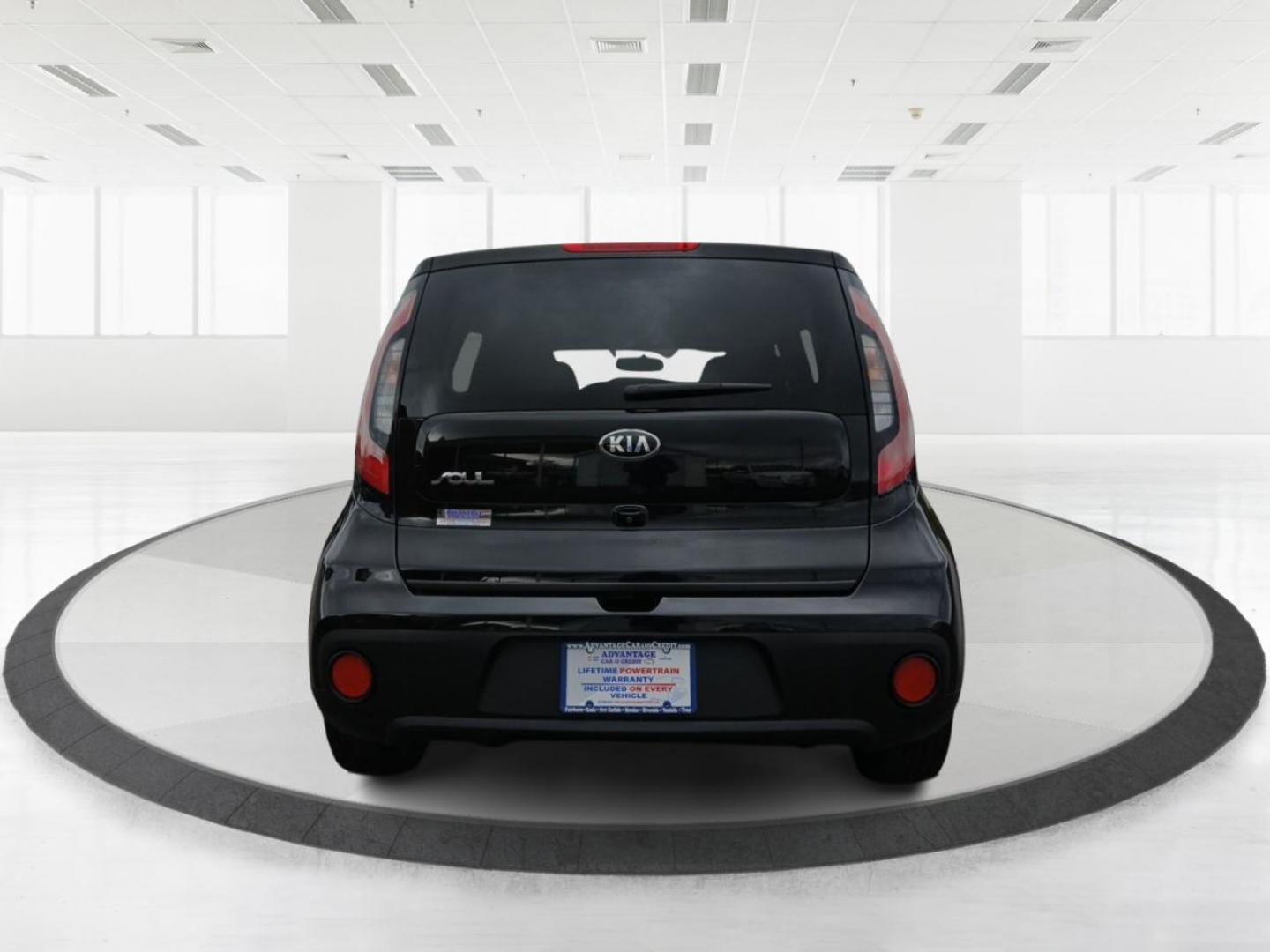 2019 Kia Soul Base 6A (KNDJN2A26K7) with an 1.6L L4 DOHC 16V engine, 6-Speed Automatic transmission, located at 4508 South Dixie Dr, Moraine, OH, 45439, (937) 908-9800, 39.689976, -84.218452 - One Owner - Photo#3