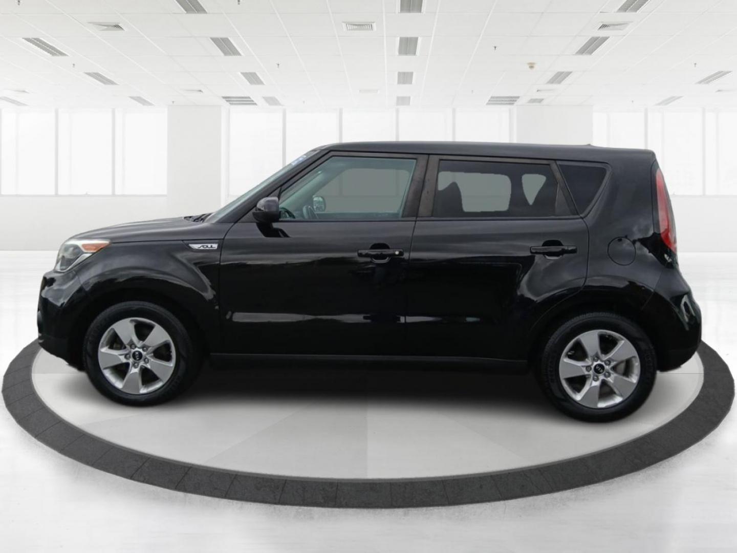 2019 Kia Soul Base 6A (KNDJN2A26K7) with an 1.6L L4 DOHC 16V engine, 6-Speed Automatic transmission, located at 4508 South Dixie Dr, Moraine, OH, 45439, (937) 908-9800, 39.689976, -84.218452 - One Owner - Photo#5