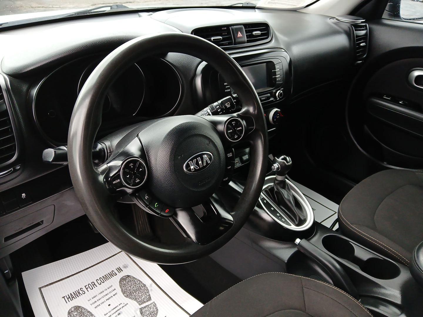 2019 Kia Soul Base 6A (KNDJN2A26K7) with an 1.6L L4 DOHC 16V engine, 6-Speed Automatic transmission, located at 4508 South Dixie Dr, Moraine, OH, 45439, (937) 908-9800, 39.689976, -84.218452 - One Owner - Photo#8
