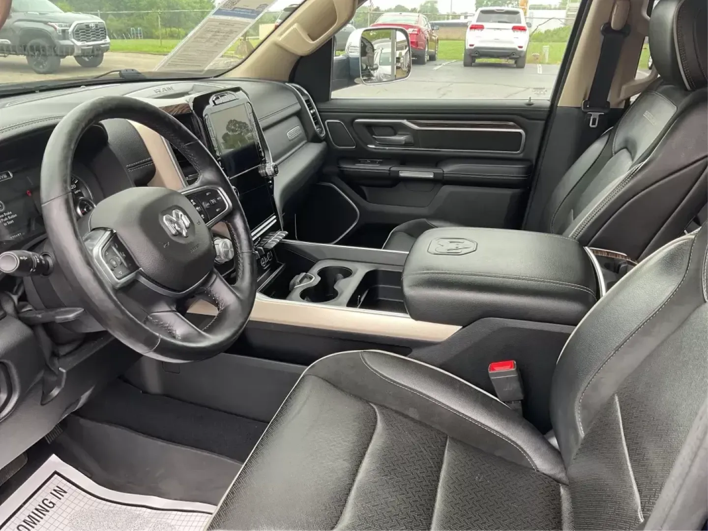 2019 Ram 1500 Laramie Crew Cab SWB 4WD (1C6SRFJT5KN) with an 5.7L V8 OHV 16V engine, 8-Speed Automatic transmission, located at 1230 East Main St, Xenia, OH, 45385, (937) 908-9800, 39.688026, -83.910172 - **Unleash Your Adventures with the 2019 Ram 1500 Laramie Crew Cab Perfect for Work and Play!**<br /> <br /> Are you ready to elevate your daily driving experience? Look no further than this stunning 2019 Ram 1500 Laramie Crew Cab, a vehicle designed to enhance your lifestyle whether you're commutin - Photo#8