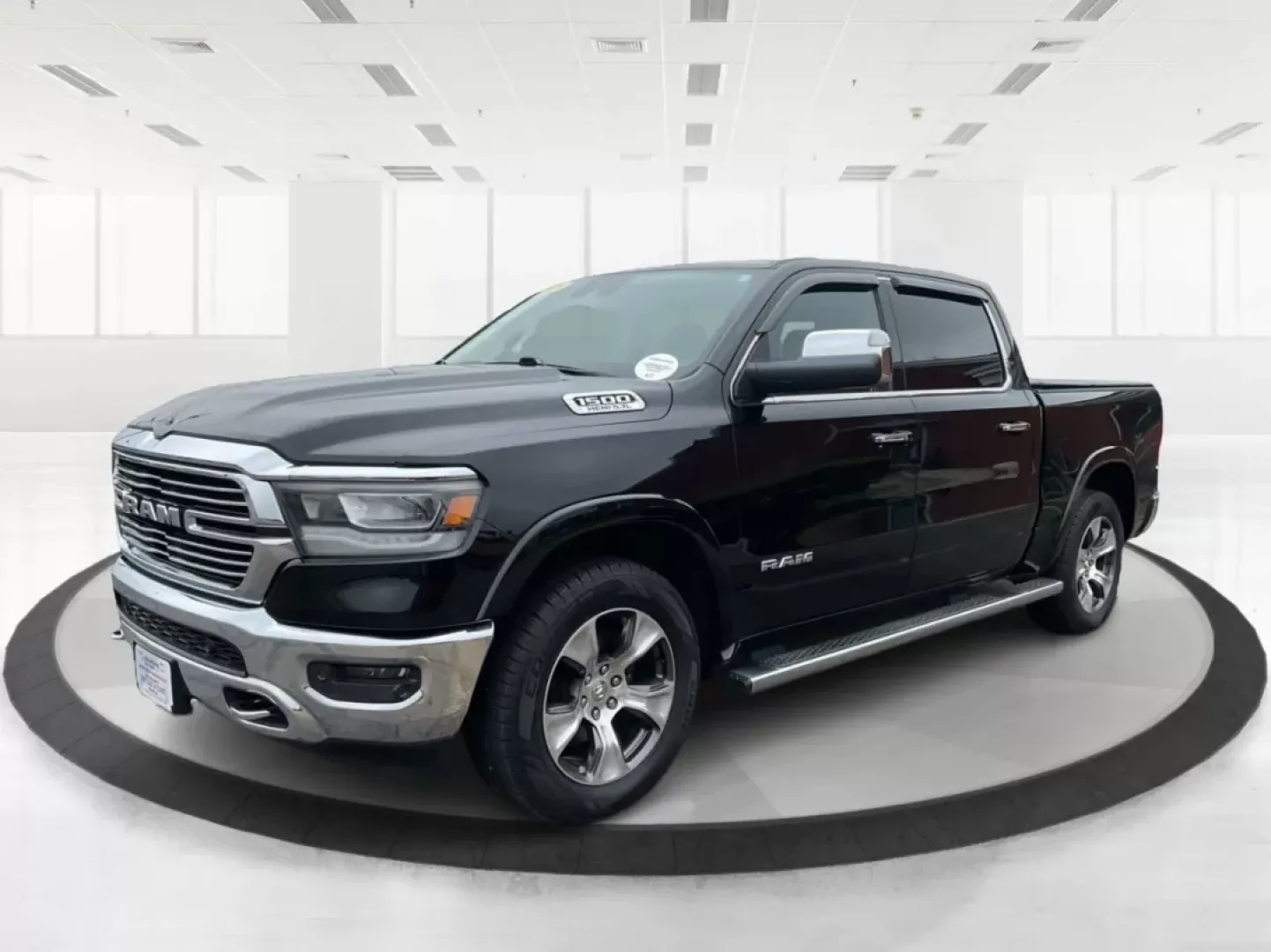 2019 Ram 1500 Laramie Crew Cab SWB 4WD (1C6SRFJT5KN) with an 5.7L V8 OHV 16V engine, 8-Speed Automatic transmission, located at 1230 East Main St, Xenia, OH, 45385, (937) 908-9800, 39.688026, -83.910172 - **Unleash Your Adventures with the 2019 Ram 1500 Laramie Crew Cab Perfect for Work and Play!**<br /> <br /> Are you ready to elevate your daily driving experience? Look no further than this stunning 2019 Ram 1500 Laramie Crew Cab, a vehicle designed to enhance your lifestyle whether you're commutin - Photo#8