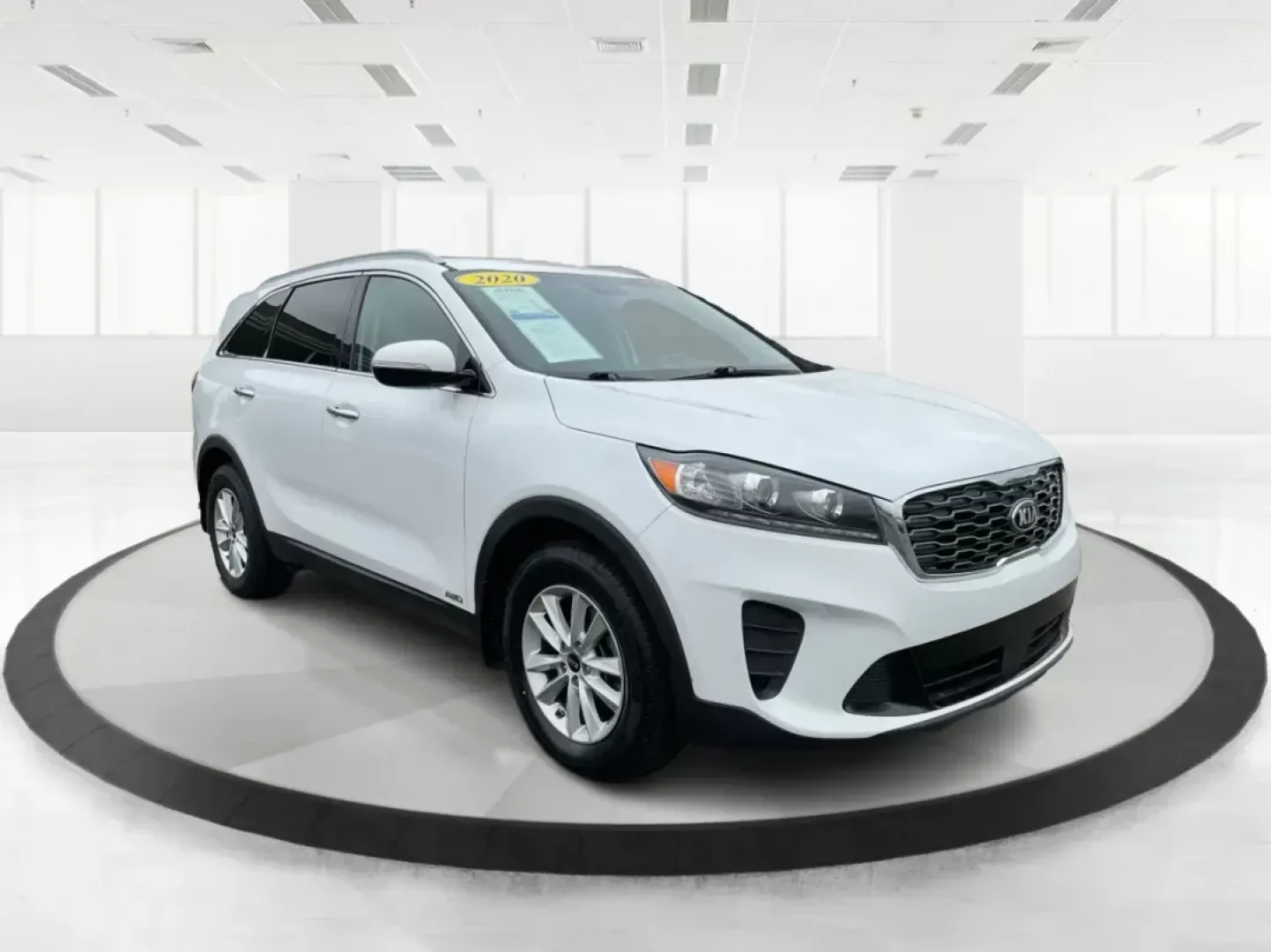 2020 Kia Sorento 2.4L LX (5XYPGDA38LG) with an 2.4L I-4 gasoline direct injection engine, located at 4508 South Dixie Dr, Moraine, OH, 45439, (937) 908-9800, 39.689976, -84.218452 - Are you ready to elevate your family adventures and everyday commutes? Look no further than this stunning 2020 Kia Sorento, available now at Advantage Car and Credit in Fairborn, OH. This versatile SUV is not just a vehicle; it's a lifestyle choice that fits a growing family's needs, perfect for wee - Photo#0