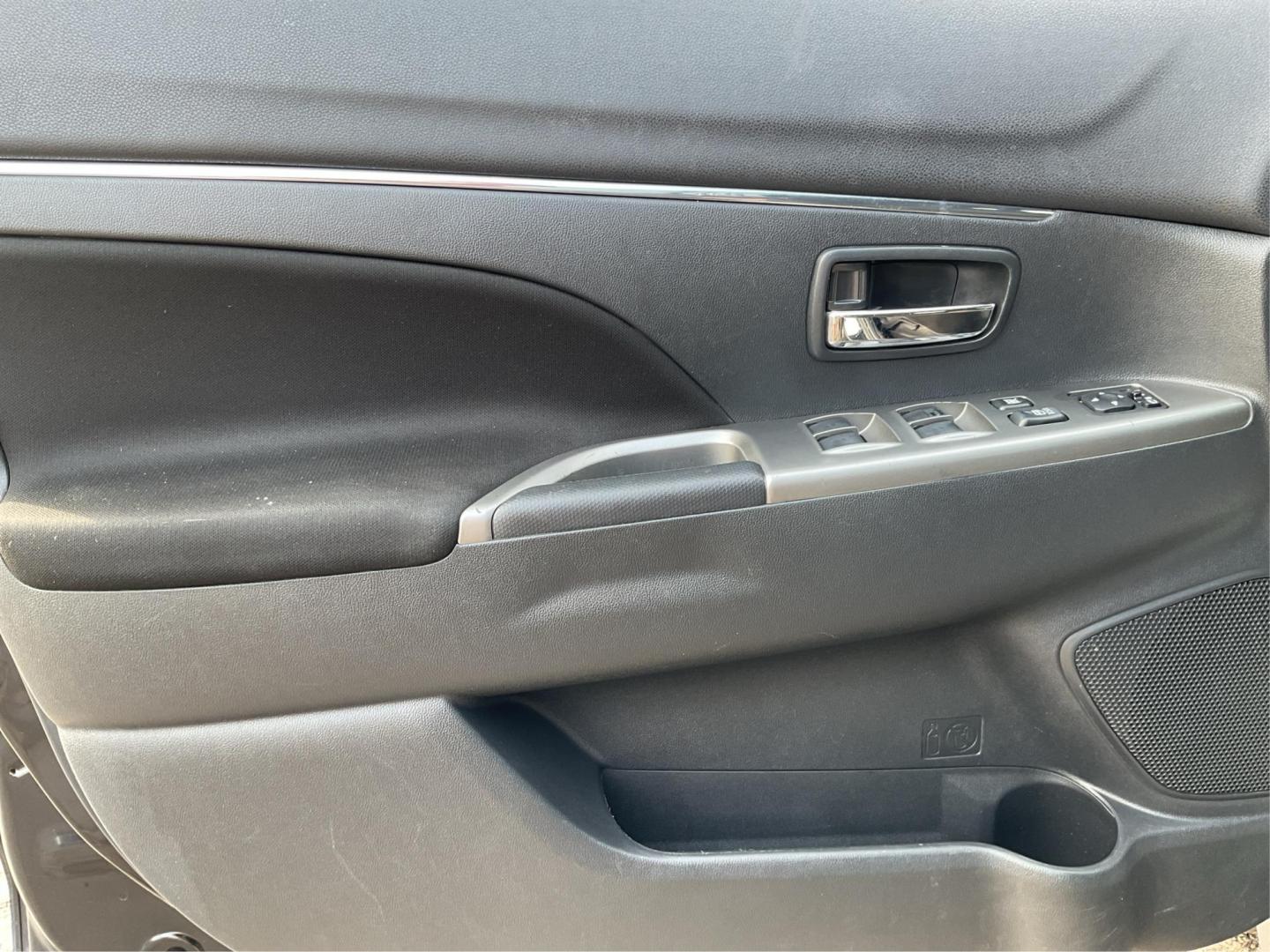 2020 Mitsubishi Outlander Sport 2.0 SE 4WD CVT (JA4AR3AU4LU) with an 2.0L L4 DOHC 16V engine, Continuously Variable Transmission transmission, located at 8750 N County Rd 25A, Piqua, OH, 45356, (937) 908-9800, 40.164391, -84.232513 - 2020 Mitsubishi Outlander Sport 2.0 SE 4WD CVT - Photo#15