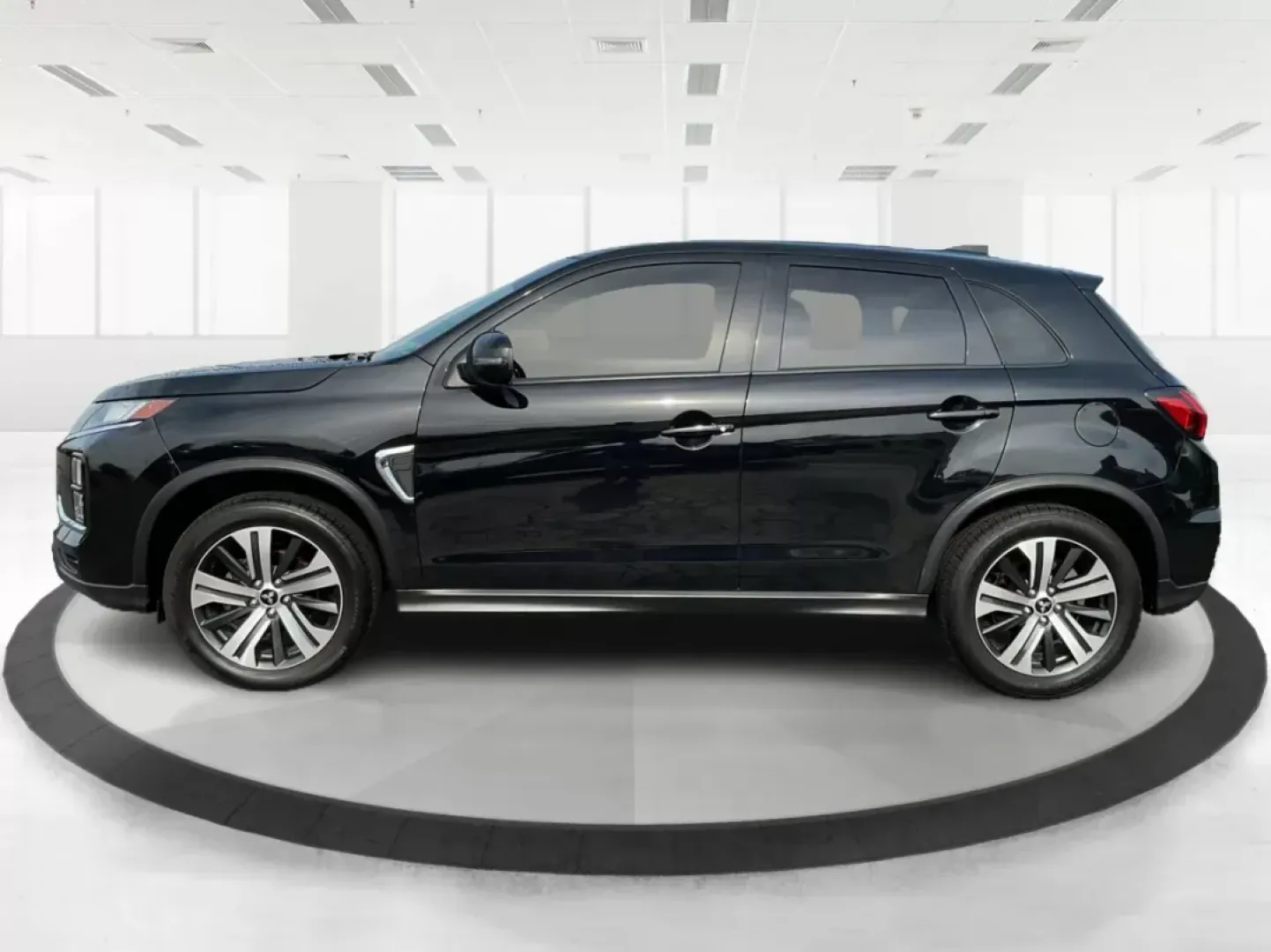 2020 Mitsubishi Outlander Sport 2.0 SE 4WD CVT (JA4AR3AU4LU) with an 2.0L L4 DOHC 16V engine, Continuously Variable Transmission transmission, located at 8750 N County Rd 25A, Piqua, OH, 45356, (937) 908-9800, 40.164391, -84.232513 - **Adventure Awaits with the 2020 Mitsubishi Outlander Sport at Advantage Car and Credit!**<br /> <br /> Are you ready to elevate your lifestyle with a vehicle that perfectly balances utility and comfort? If you're seeking a reliable SUV that can accommodate your growing family, tackle weekend advent - Photo#5