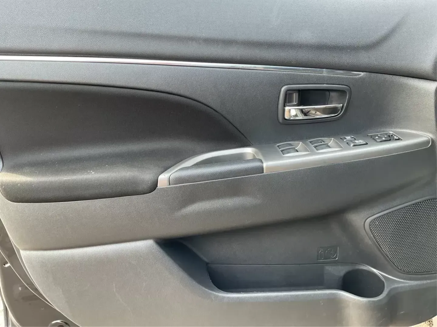 2020 Mitsubishi Outlander Sport 2.0 SE 4WD CVT (JA4AR3AU4LU) with an 2.0L L4 DOHC 16V engine, Continuously Variable Transmission transmission, located at 8750 N County Rd 25A, Piqua, OH, 45356, (937) 908-9800, 40.164391, -84.232513 - **Adventure Awaits with the 2020 Mitsubishi Outlander Sport at Advantage Car and Credit!**<br /> <br /> Are you ready to elevate your lifestyle with a vehicle that perfectly balances utility and comfort? If you're seeking a reliable SUV that can accommodate your growing family, tackle weekend advent - Photo#15