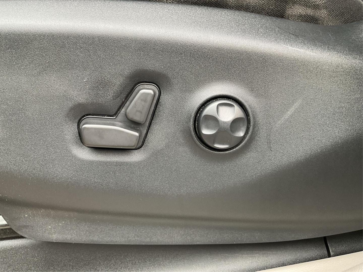 2021 Chrysler Voyager LX (2C4RC1CG2MR) with an 3.6L V-6 DOHC engine, located at 8750 N County Rd 25A, Piqua, OH, 45356, (937) 908-9800, 40.164391, -84.232513 - 2021 Chrysler Voyager LX - Photo#17