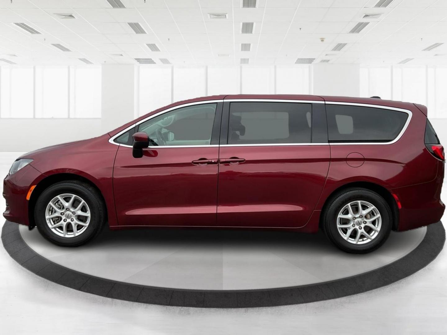 2021 Chrysler Voyager LX (2C4RC1CG2MR) with an 3.6L V-6 DOHC engine, located at 8750 N County Rd 25A, Piqua, OH, 45356, (937) 908-9800, 40.164391, -84.232513 - 2021 Chrysler Voyager LX - Photo#5