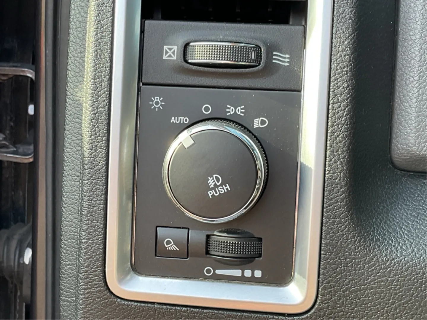 2015 Gray Ram 1500 SLT Quad Cab 4WD (1C6RR7GT3FS) with an 5.7L V8 OHV 16V engine, 8-Speed Automatic transmission, located at 1099 N County Rd 25A, Troy, OH, 45373, (937) 908-9800, 40.057079, -84.212883 - **Experience Adventure and Utility with this 2015 Ram 1500 SLT Quad Cab!**<br /> <br /> Are you ready to elevate your weekend adventures while ensuring your daily commute remains smooth and comfortable? Look no further than this robust 2015 Ram 1500 SLT Quad Cab, now available at Advantage Car and C - Photo#16